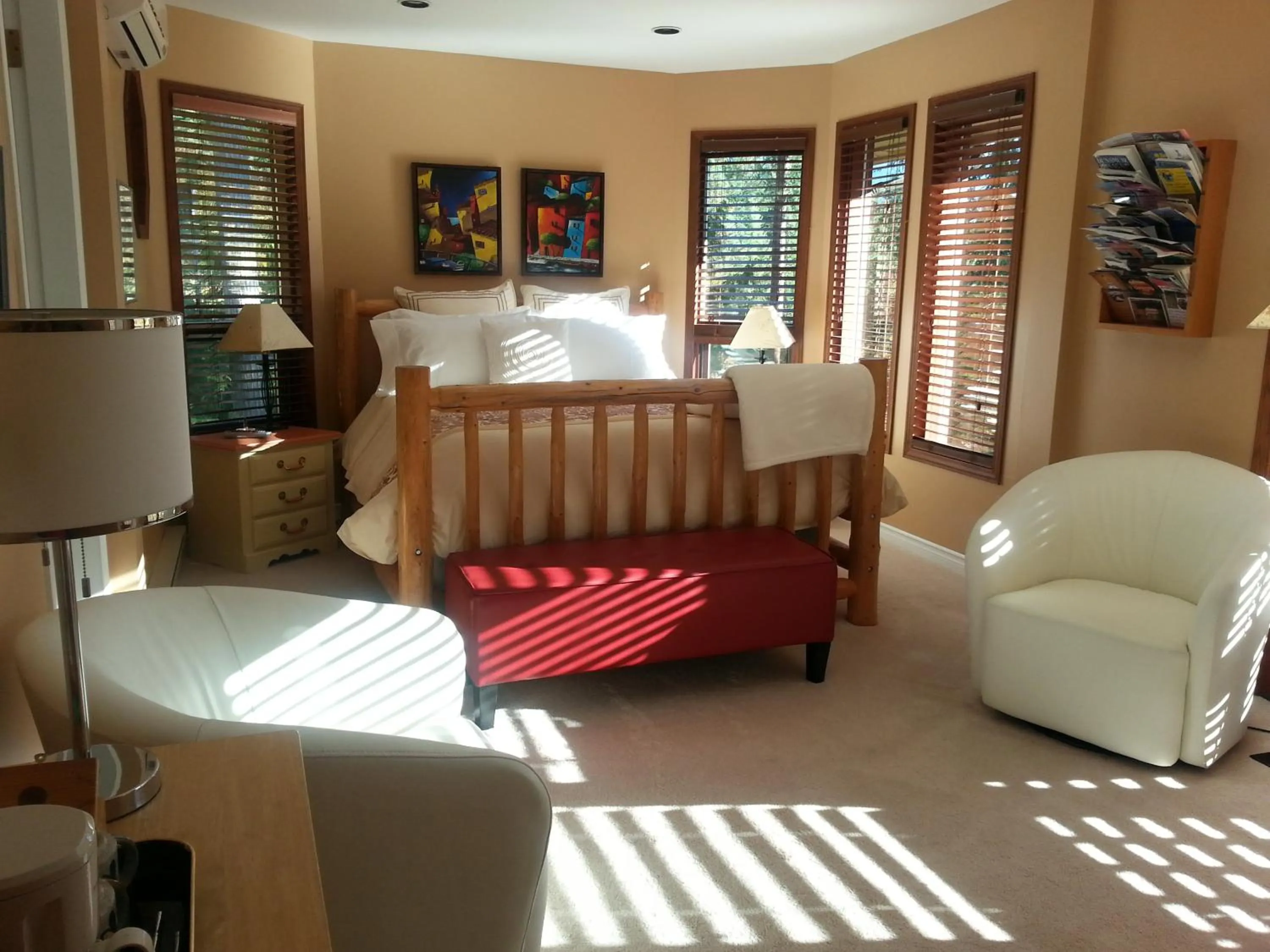 Photo of the whole room in Creekside B&B