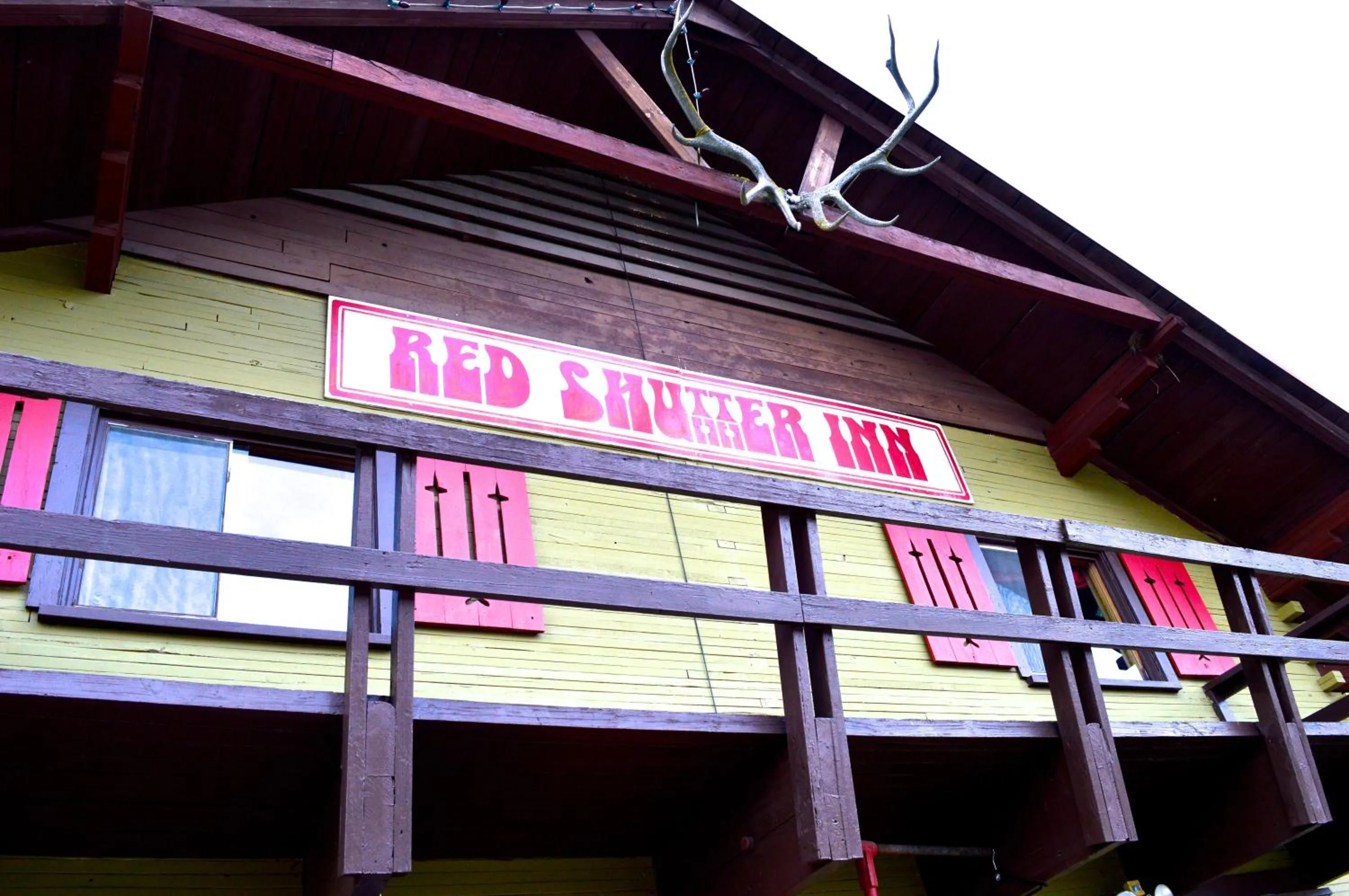 Facade/entrance in Red Shutter Inn
