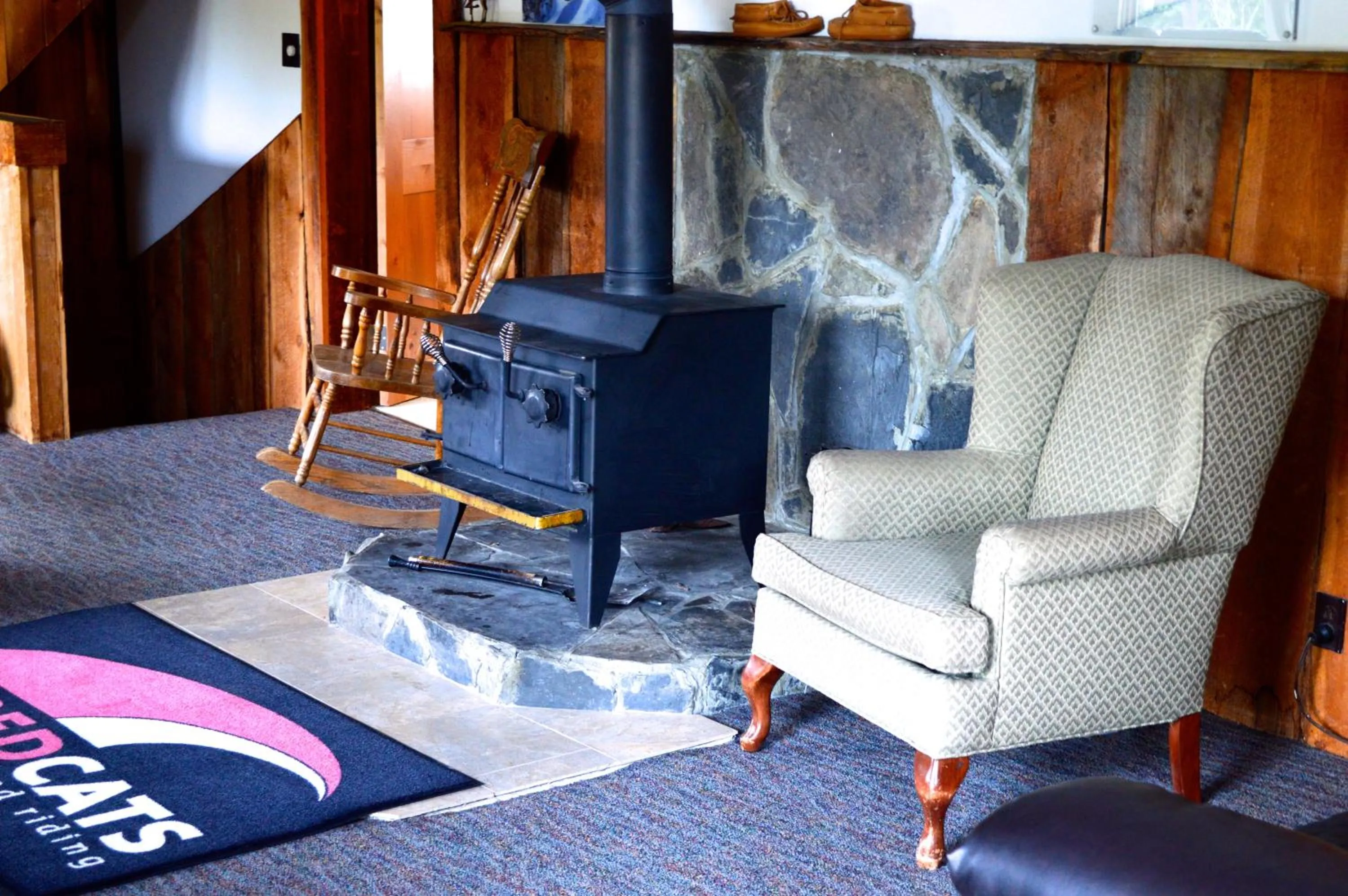 Communal lounge/ TV room in Red Shutter Inn