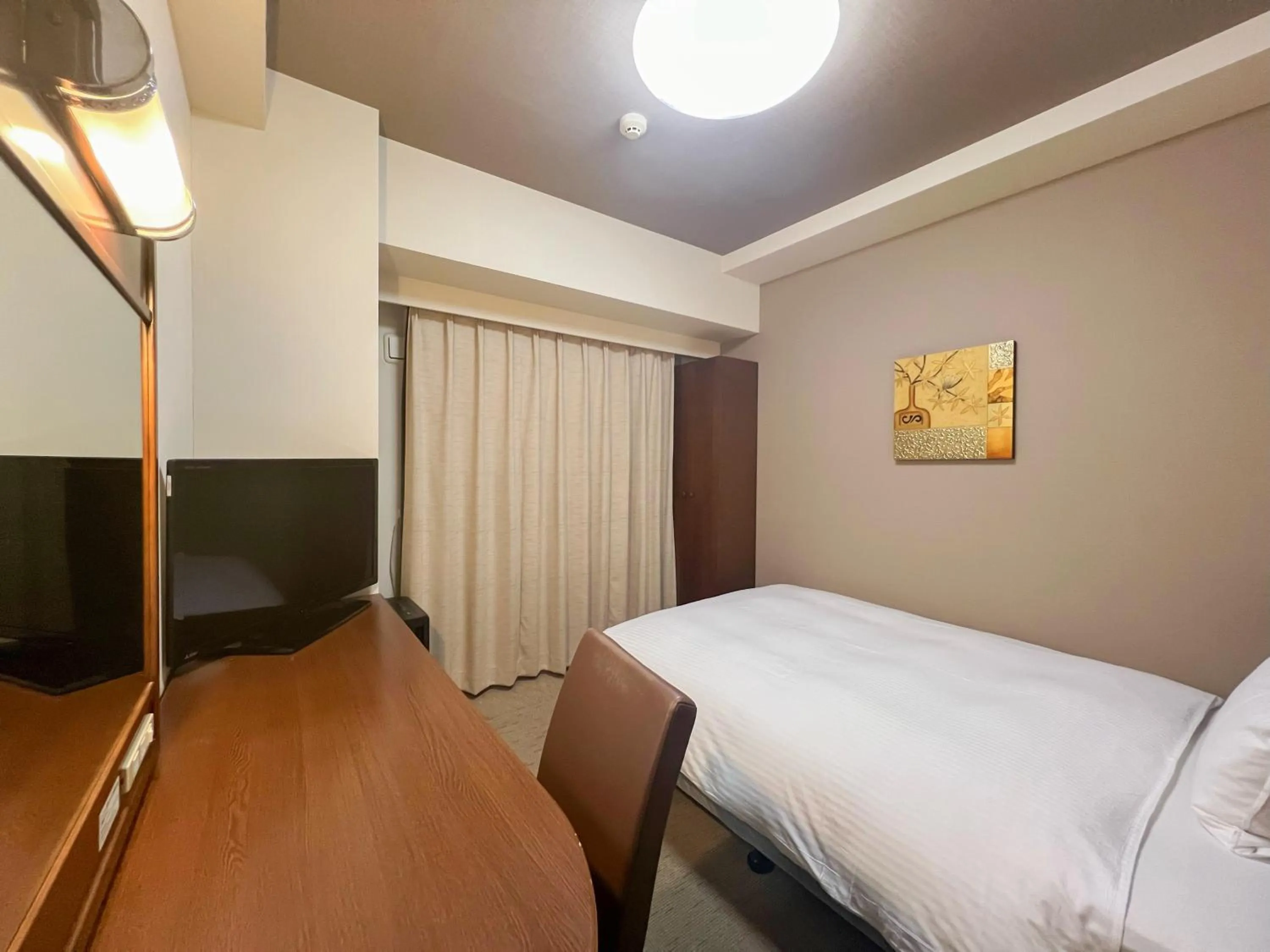 Photo of the whole room, Bed in Hotel Route-Inn Hirosaki Joto