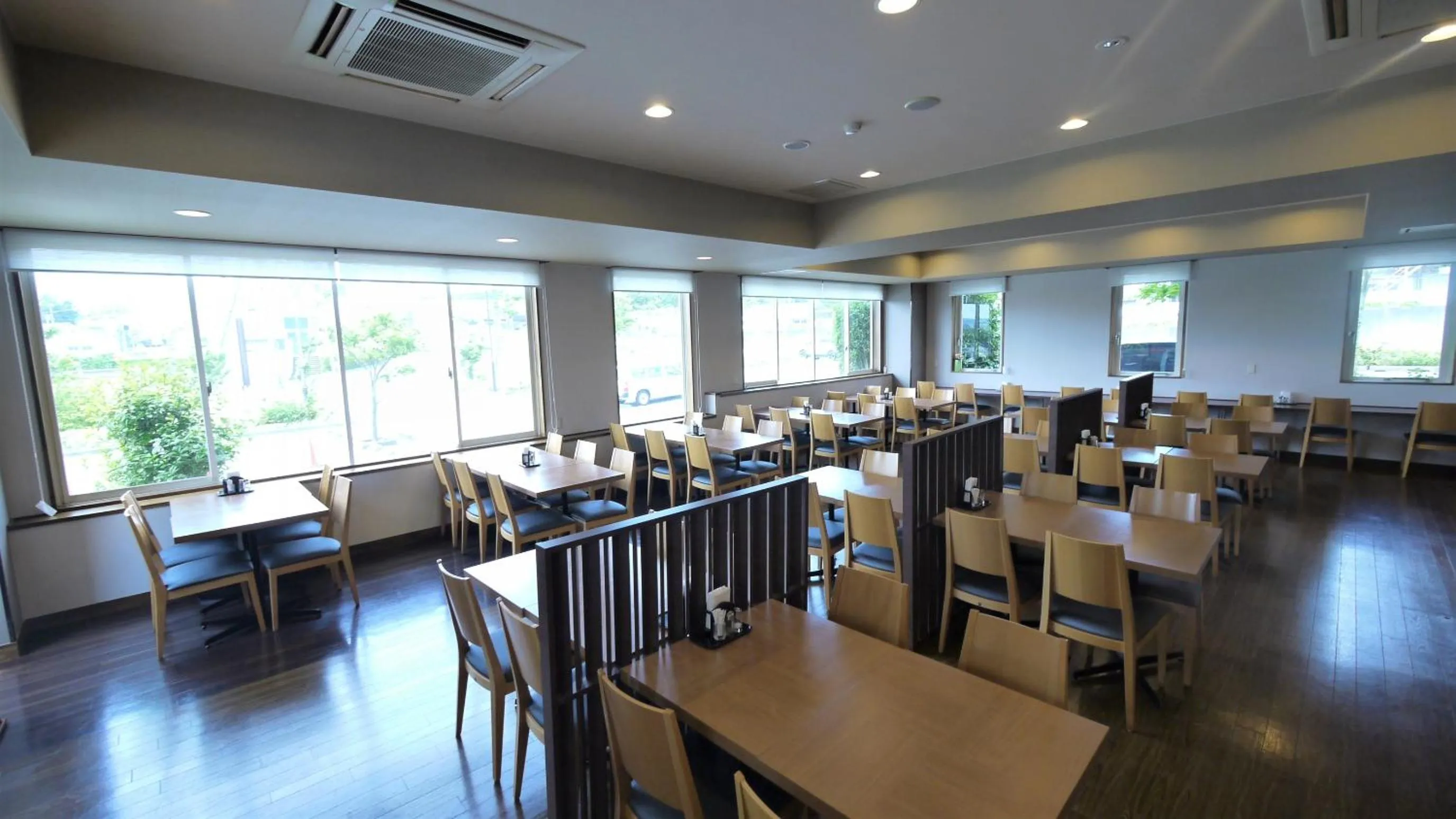 Restaurant/places to eat in Hotel Route-Inn Susono Inter