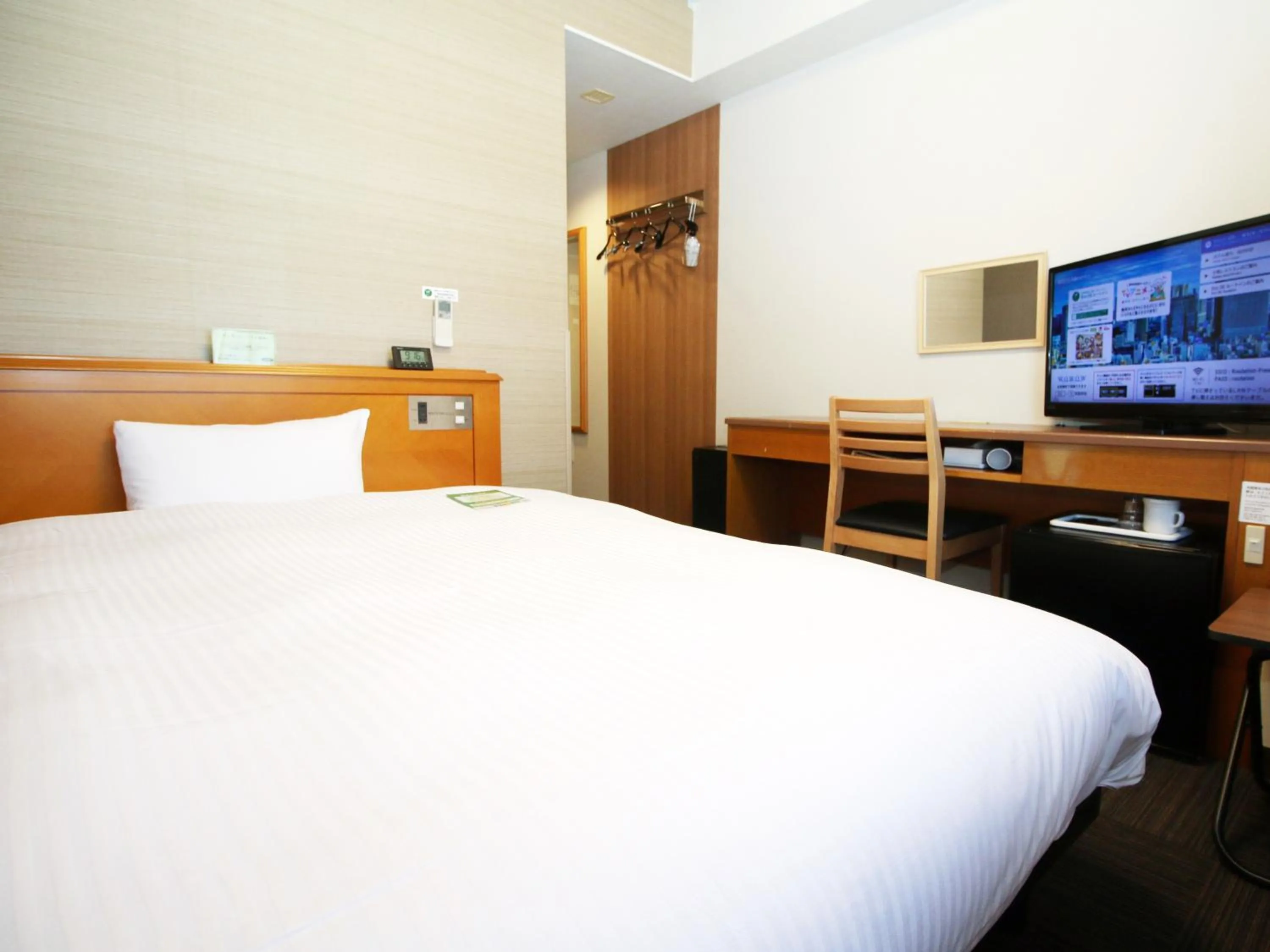 Photo of the whole room, Bed in Hotel Route-Inn Akita Tsuchizaki