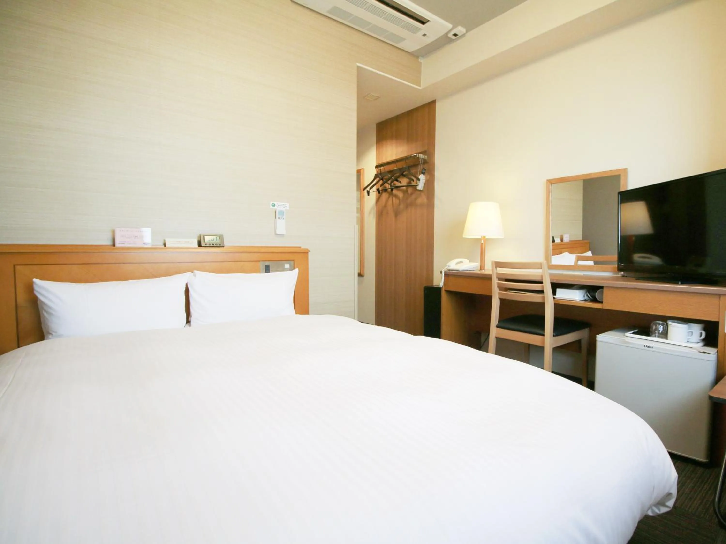 Photo of the whole room, Bed in Hotel Route-Inn Akita Tsuchizaki