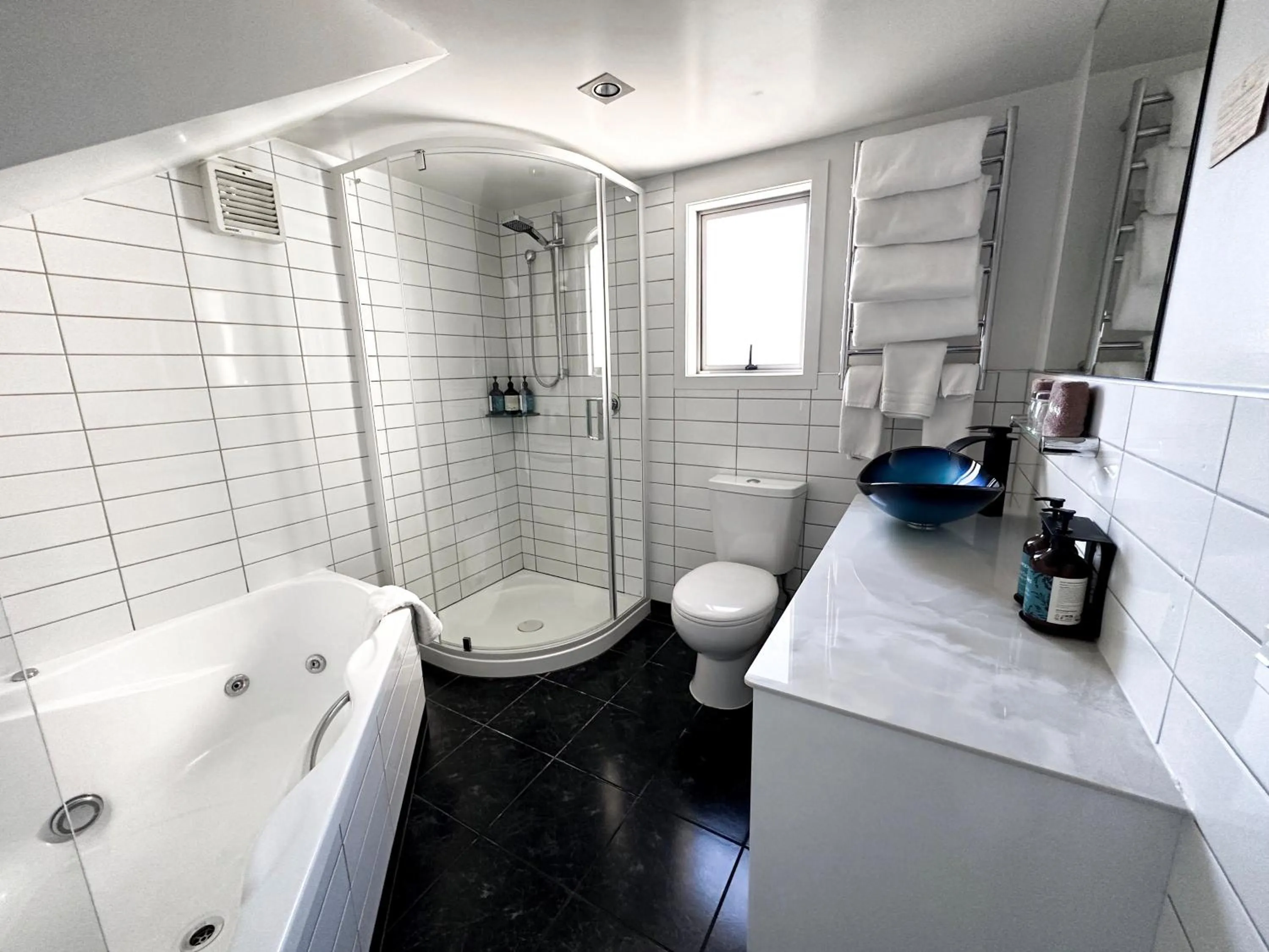 Bathroom in Tides Hotel