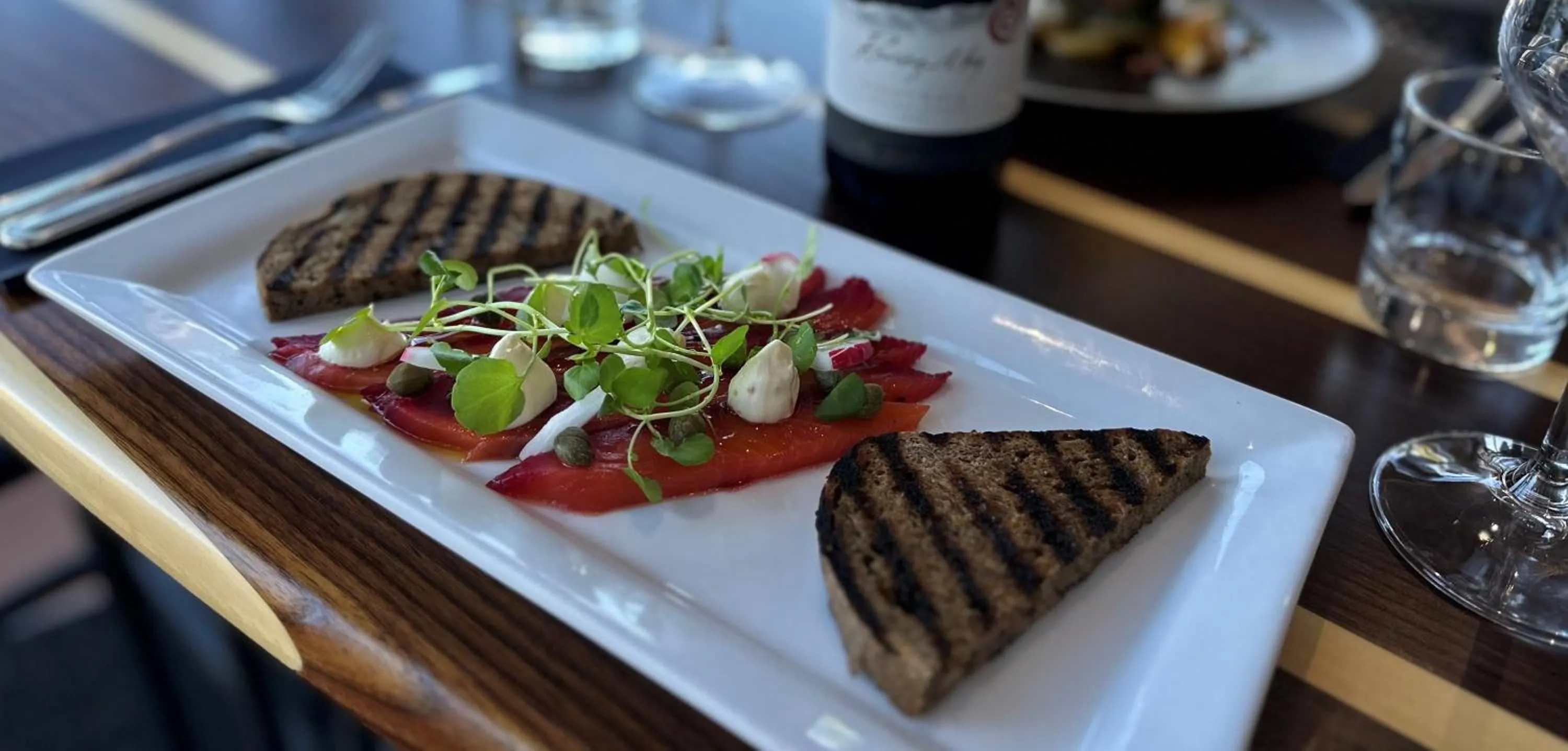 Restaurant/places to eat in Tides Hotel