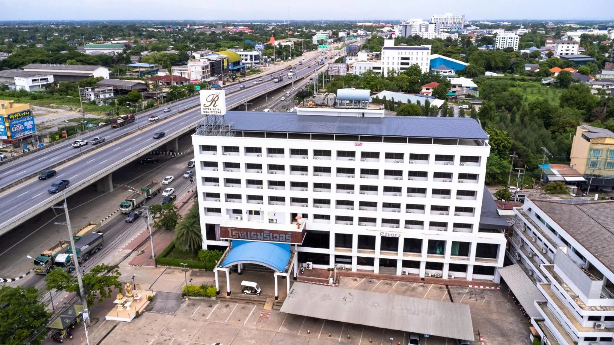 Property building in River Hotel The Budget