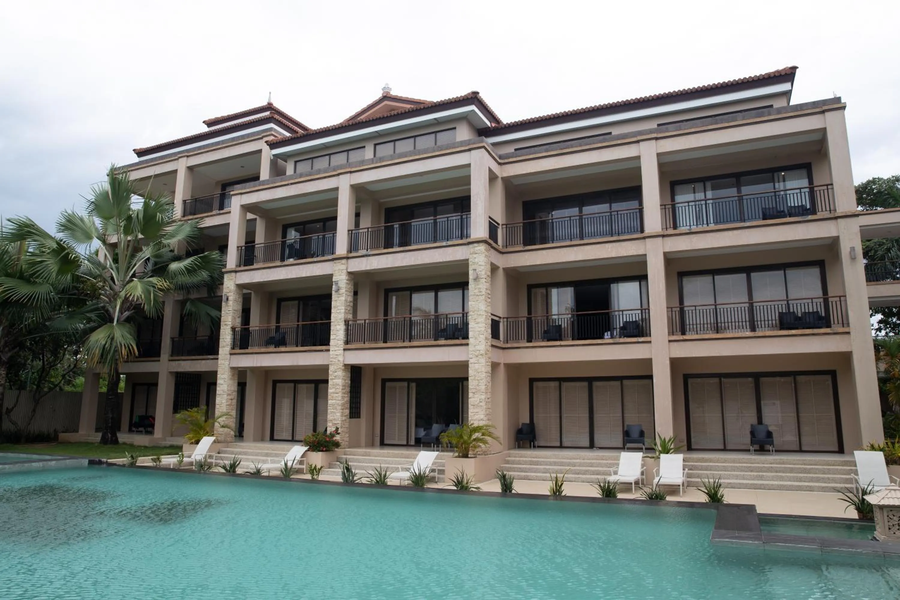 Swimming pool in Coralpoint Gardens Suites & Residences