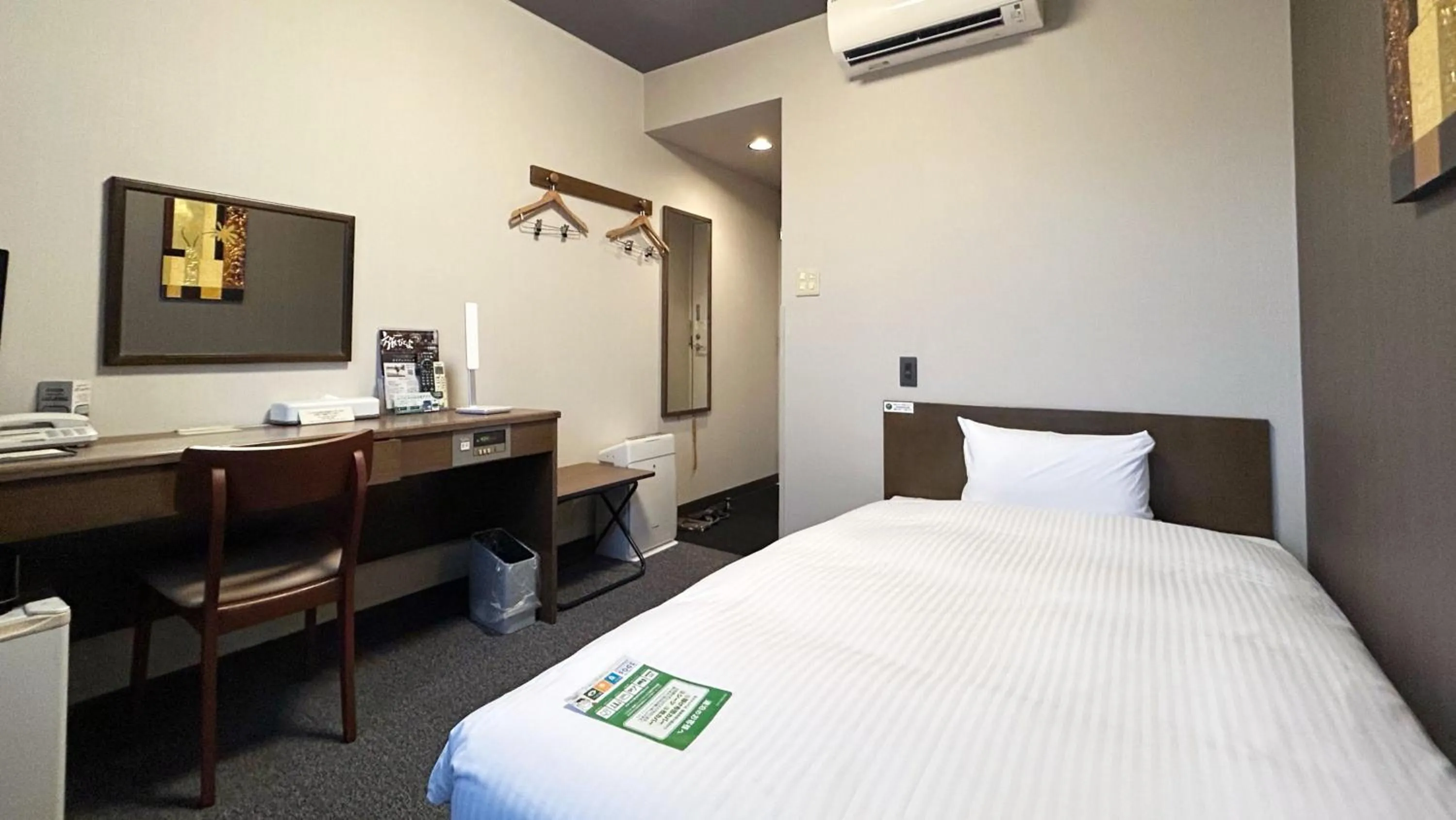 Photo of the whole room, Bed in Hotel Route-Inn Myoko Arai