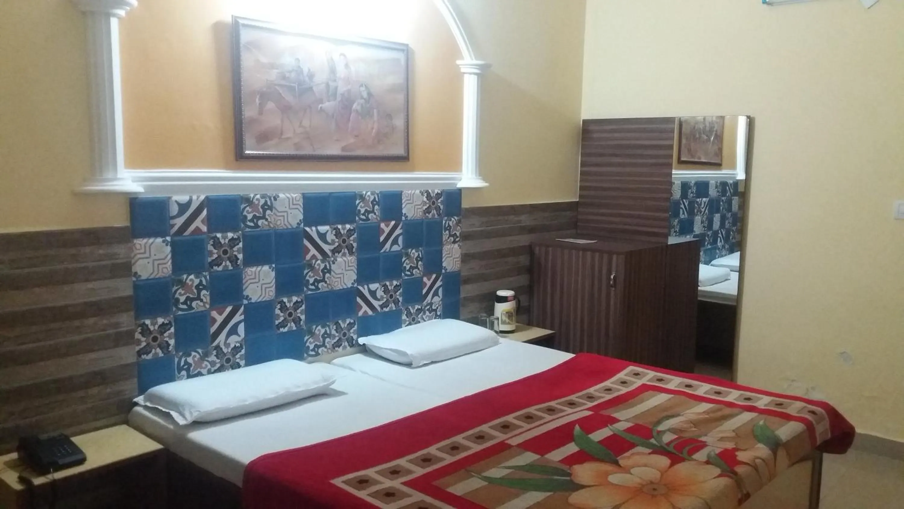 Bedroom in Hotel Ishan