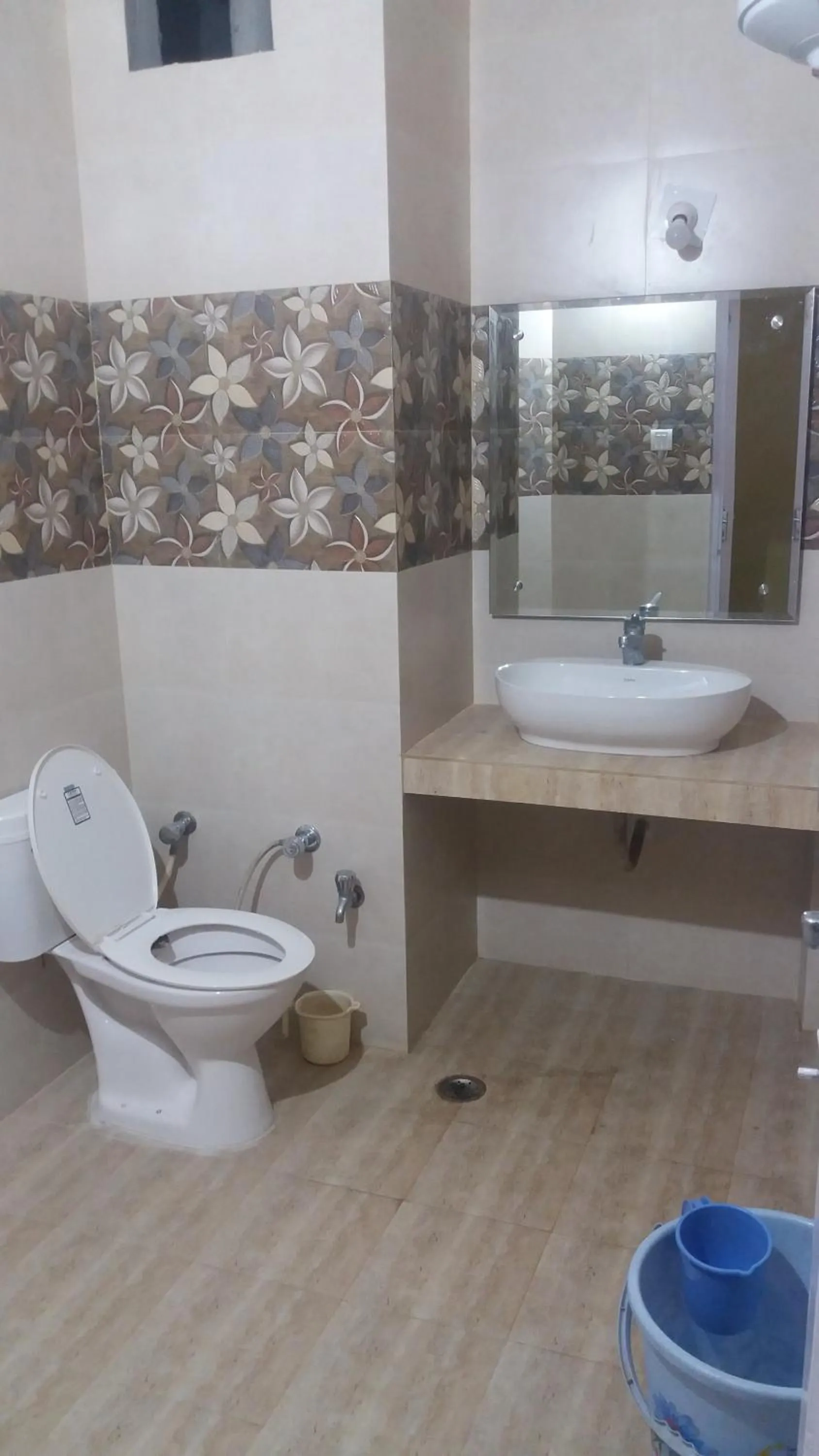 Bathroom in Hotel Ishan