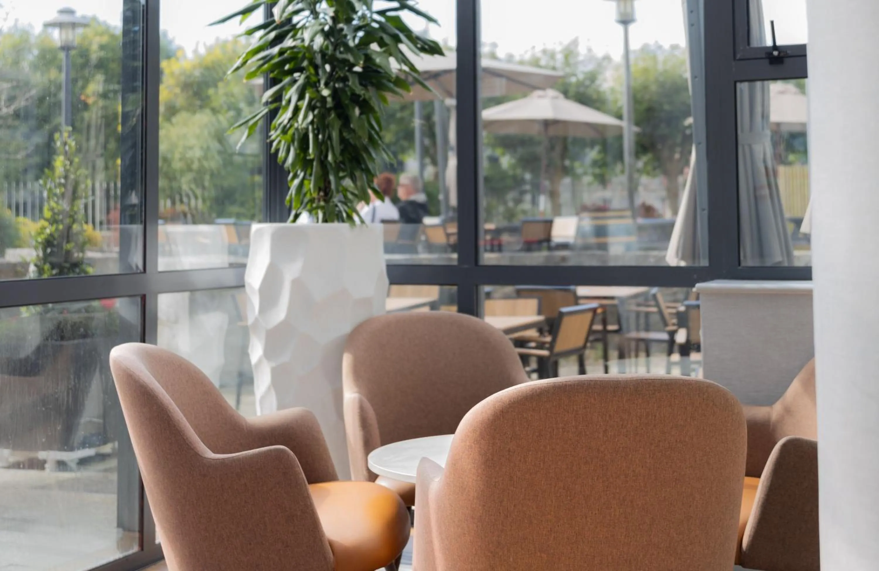 Lobby or reception in Leonardo Hotel Galway