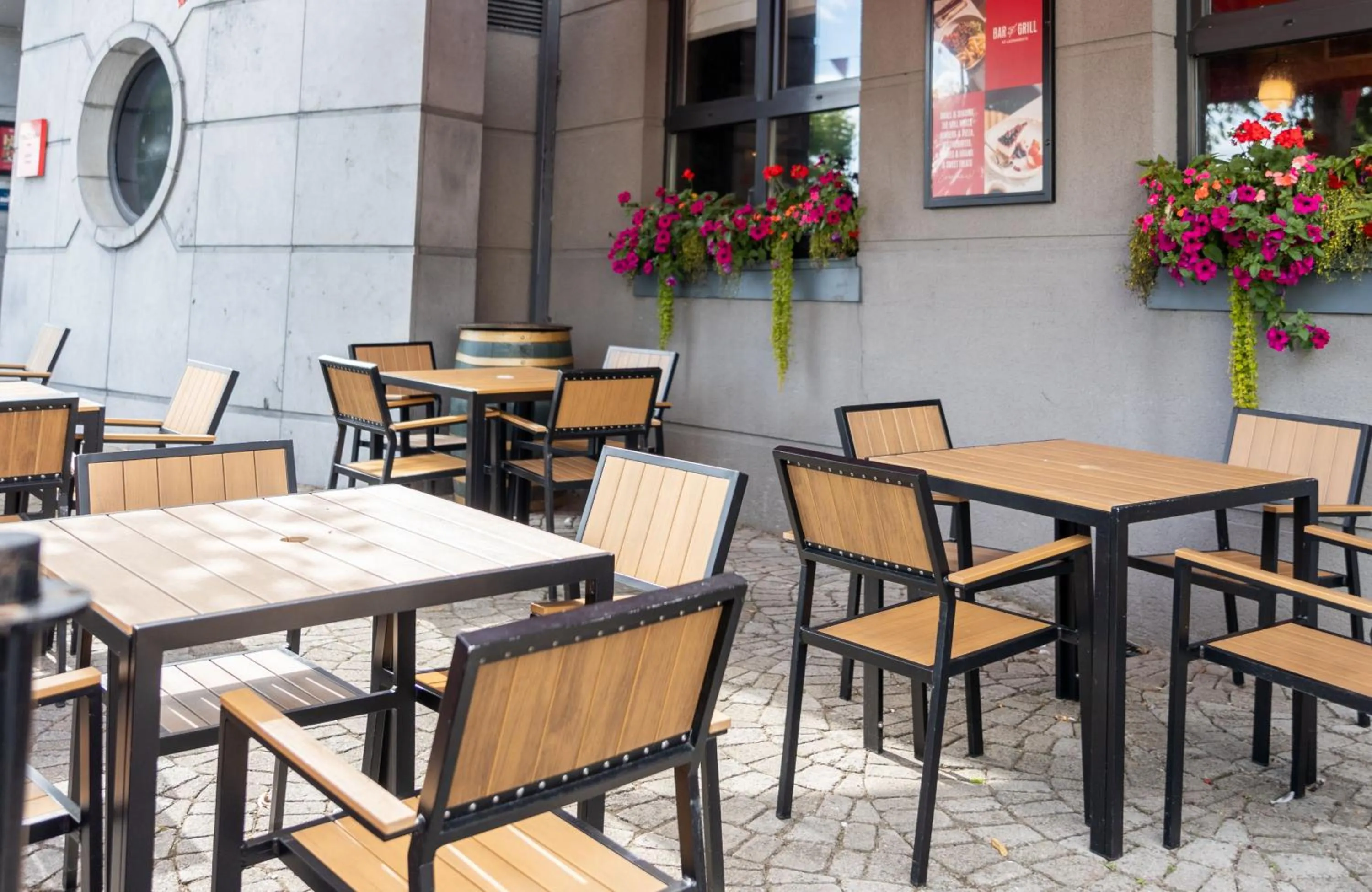 Restaurant/places to eat in Leonardo Hotel Galway