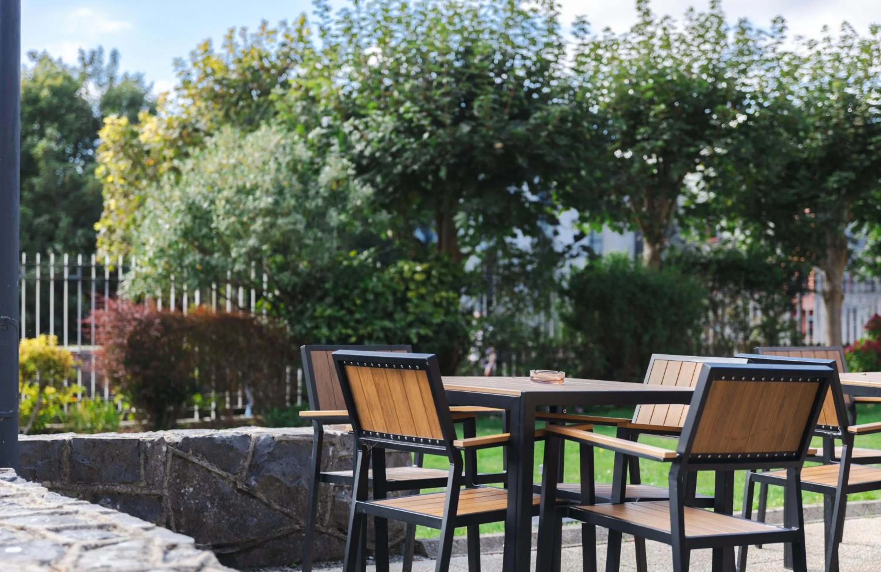 Garden in Leonardo Hotel Galway