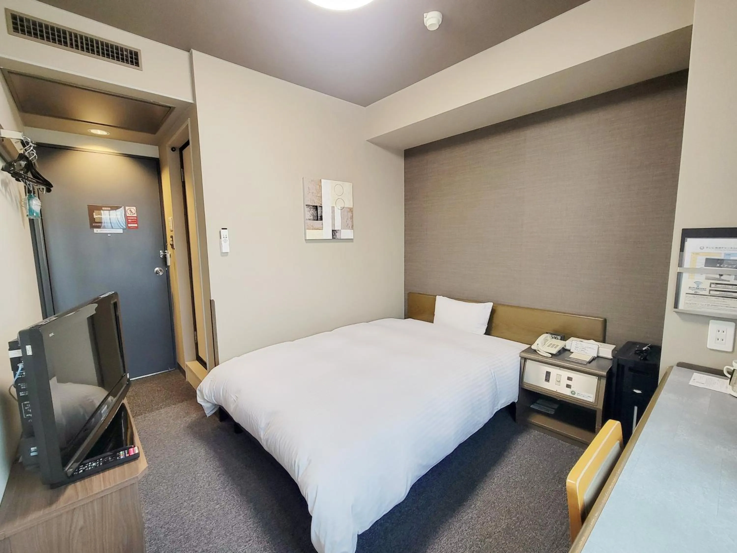 Photo of the whole room, Bed in Hotel Route-Inn Court Chikuma-Koshoku