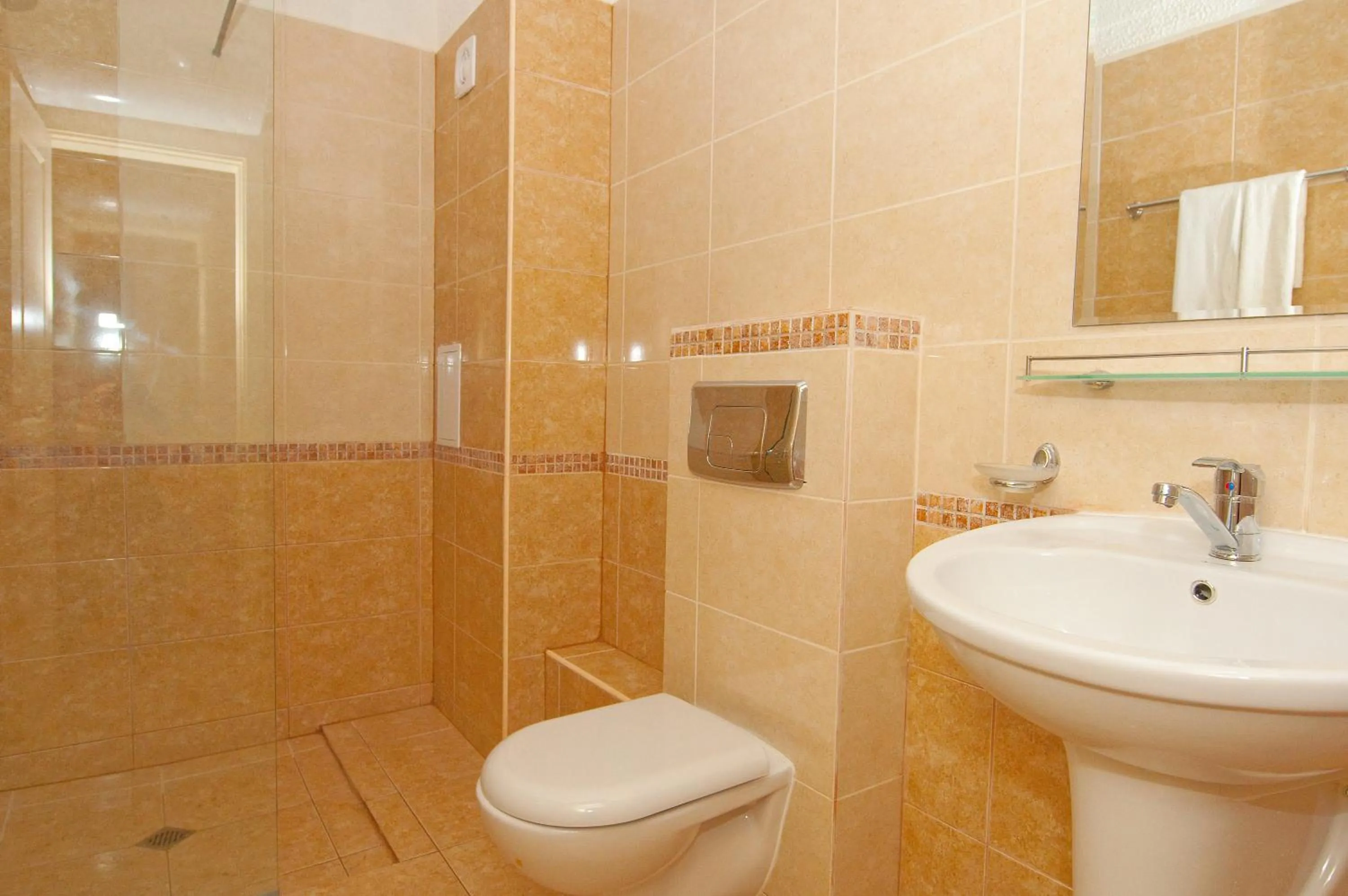 Bathroom in Golden Rainbow Beach Hotel