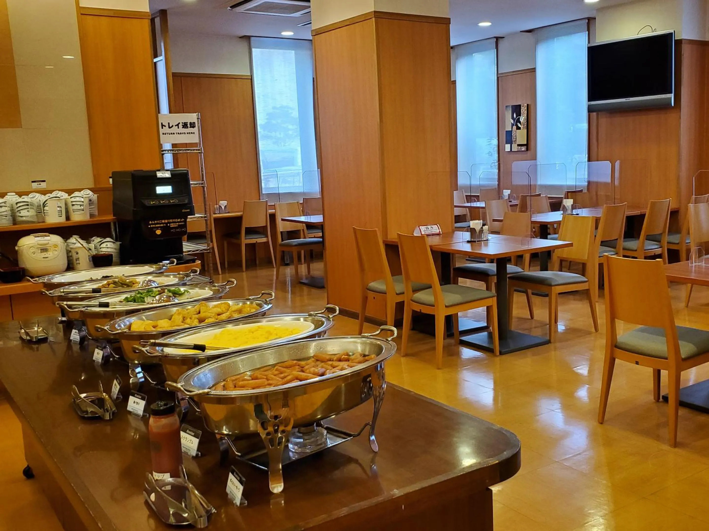 Food and drinks in Hotel Route-Inn Kameyama Inter