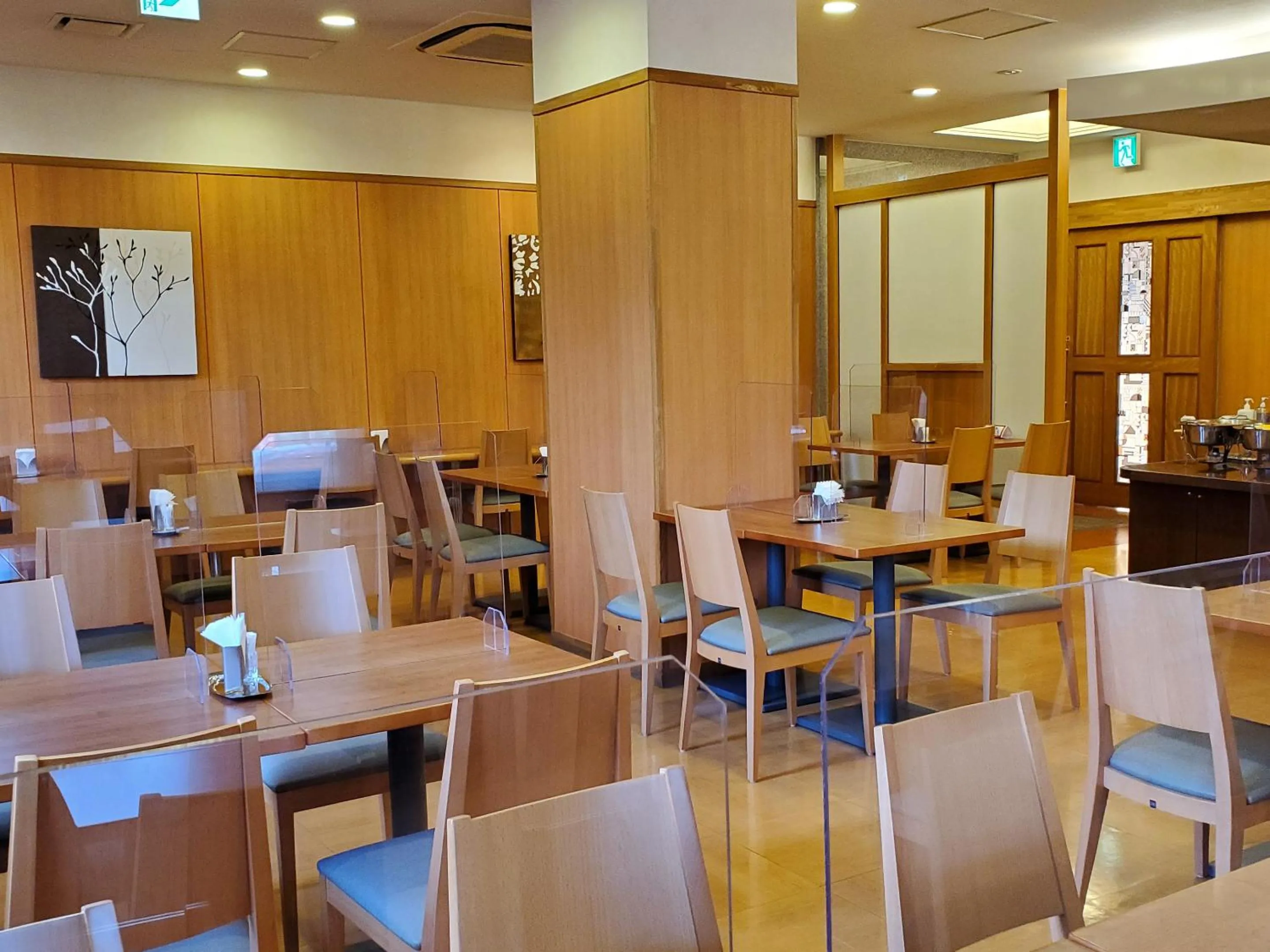 Restaurant/places to eat in Hotel Route-Inn Kameyama Inter