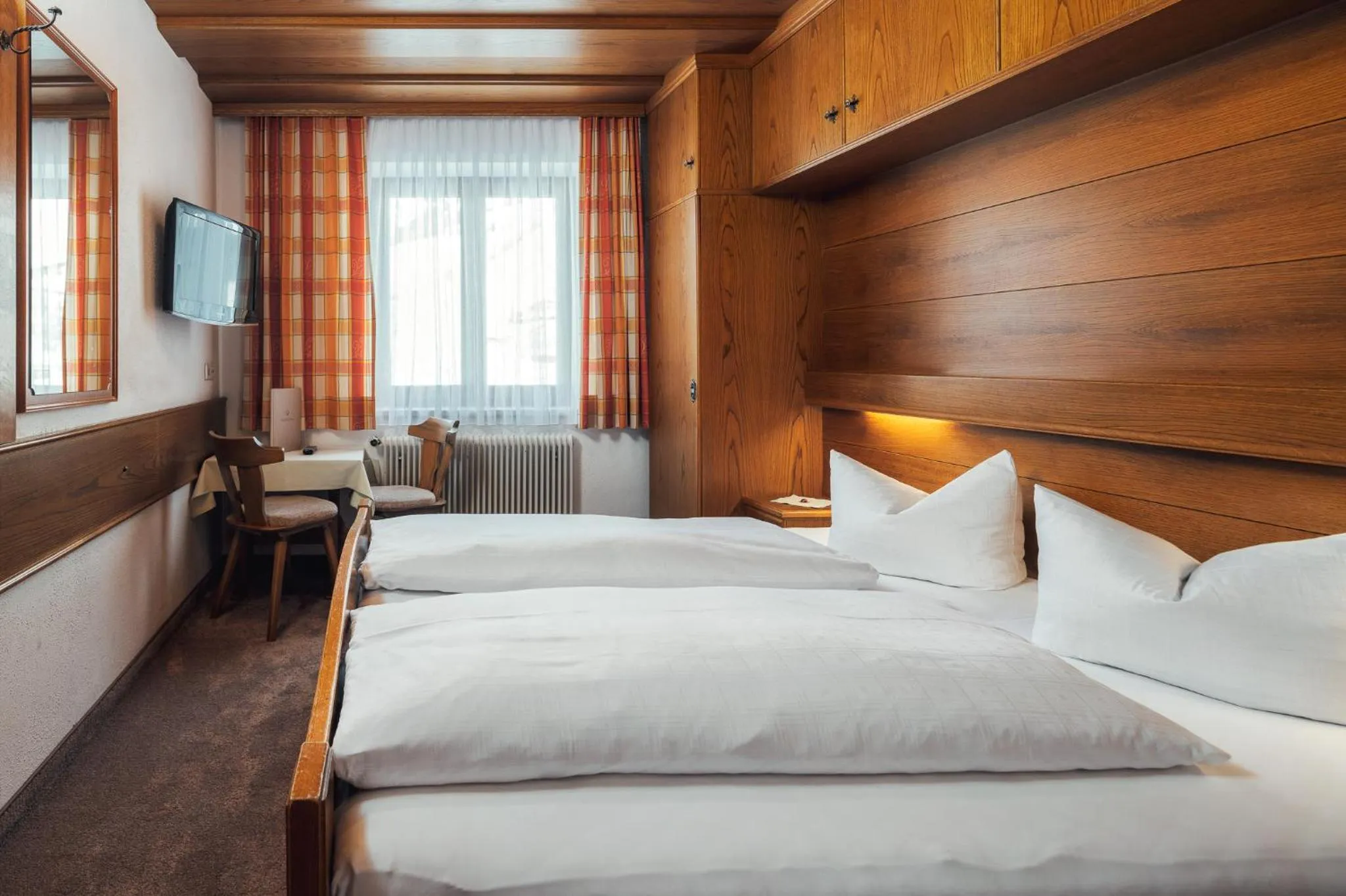 Photo of the whole room, Bed in Hotel Edelweiss Superior