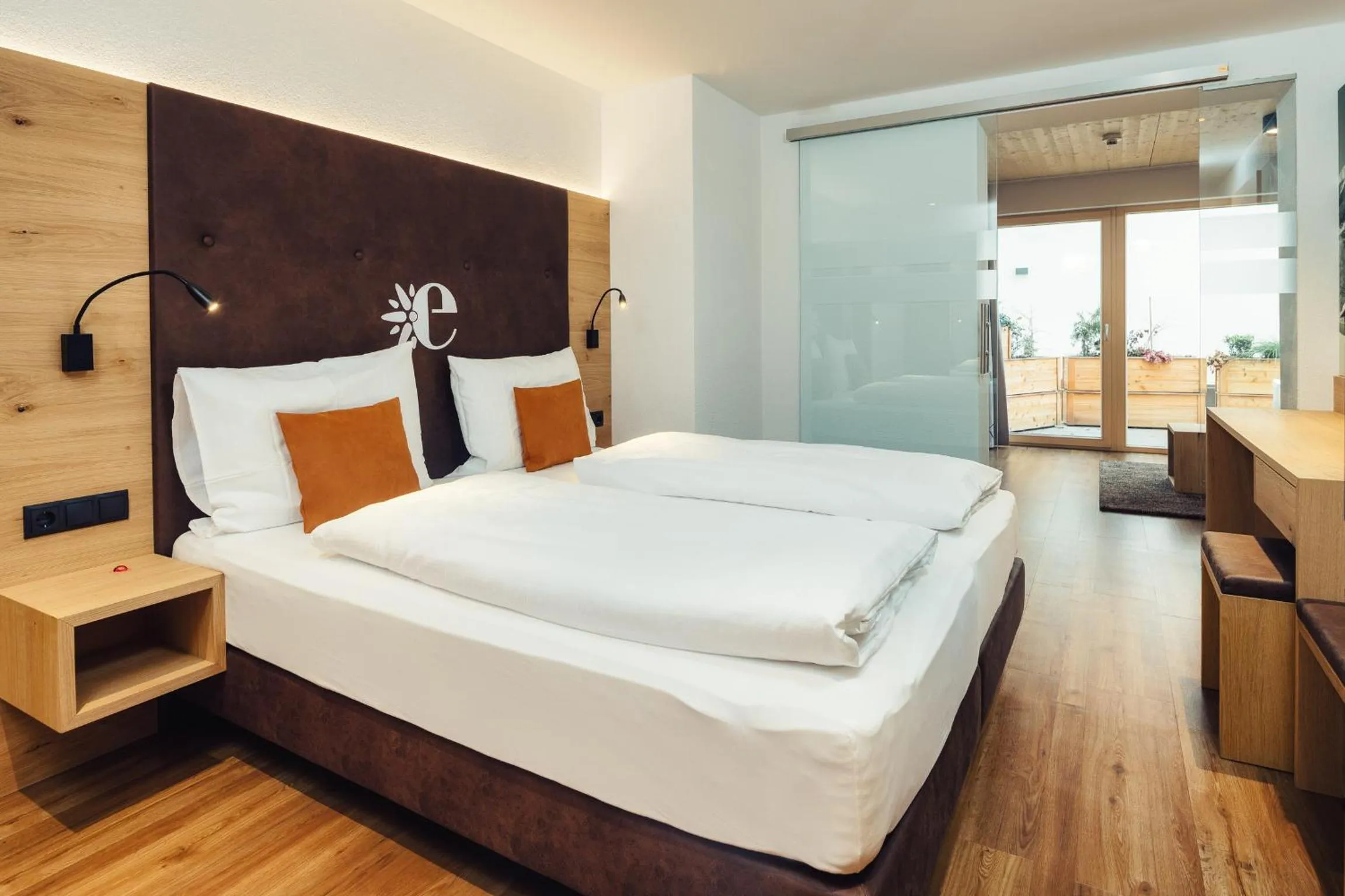 Photo of the whole room, Bed in Hotel Edelweiss Superior