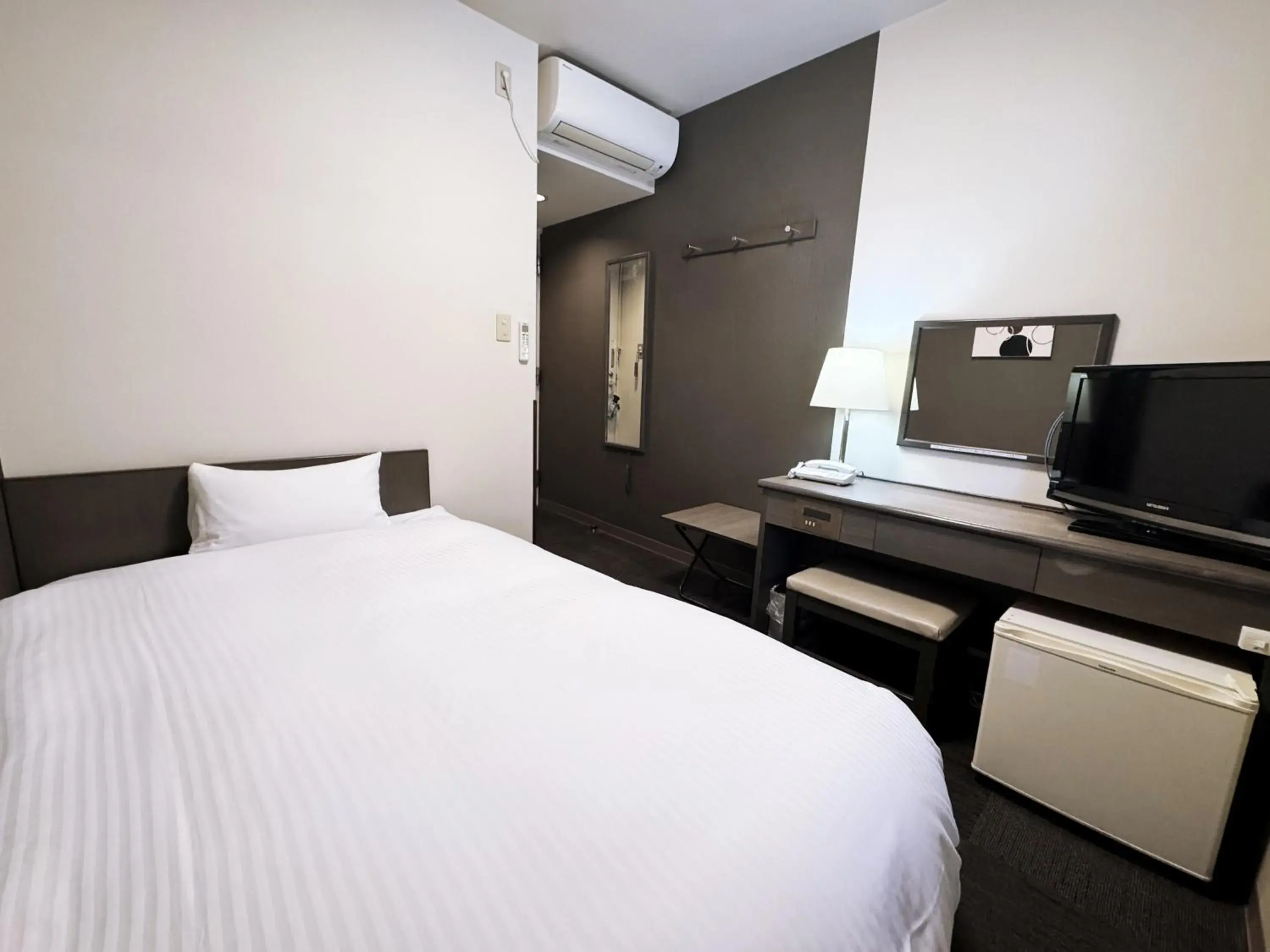 Single Room with Shared Bathroom - single occupancy - Smoking in Hotel Route-Inn Court Kashiwazaki Single Room with Shared Bathroom - single occupancy - Smoking in Hotel Route-Inn Court Kashiwazaki