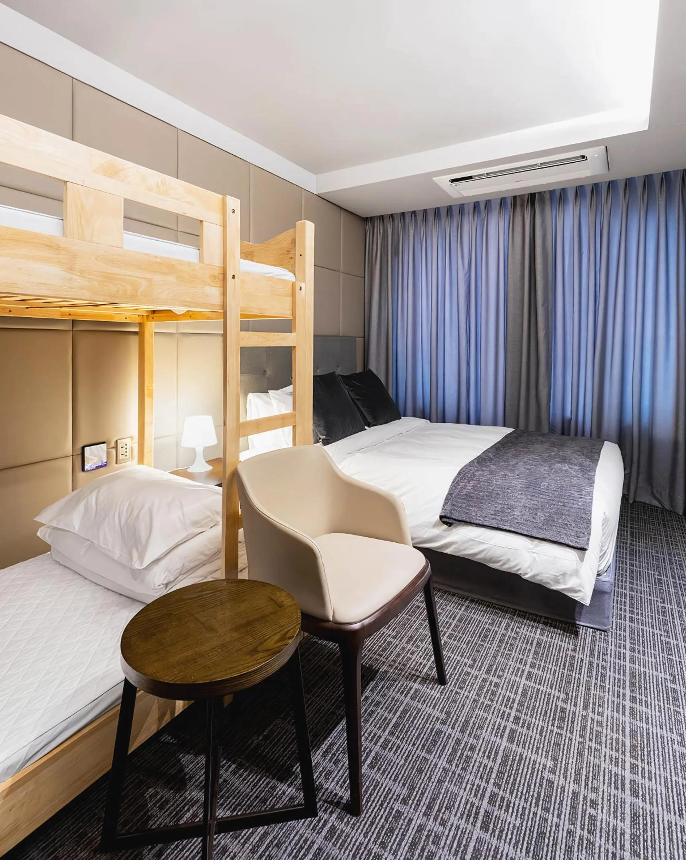 Bed in Golden Tulip Ever Yongin Hotel