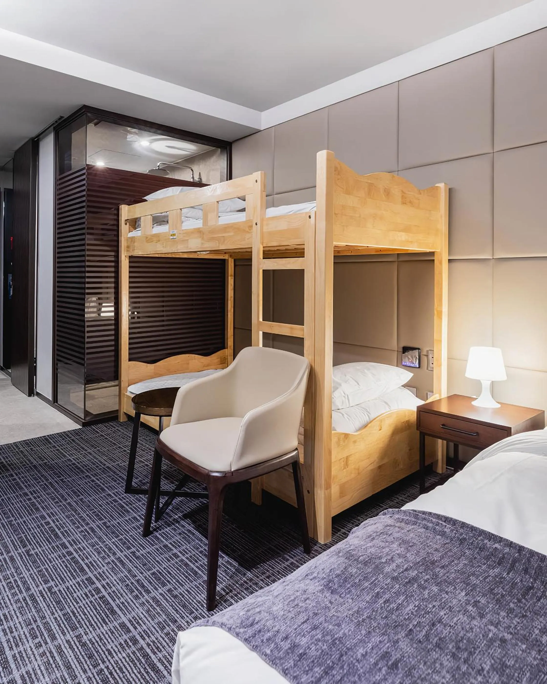 bunk bed in Golden Tulip Ever Yongin Hotel