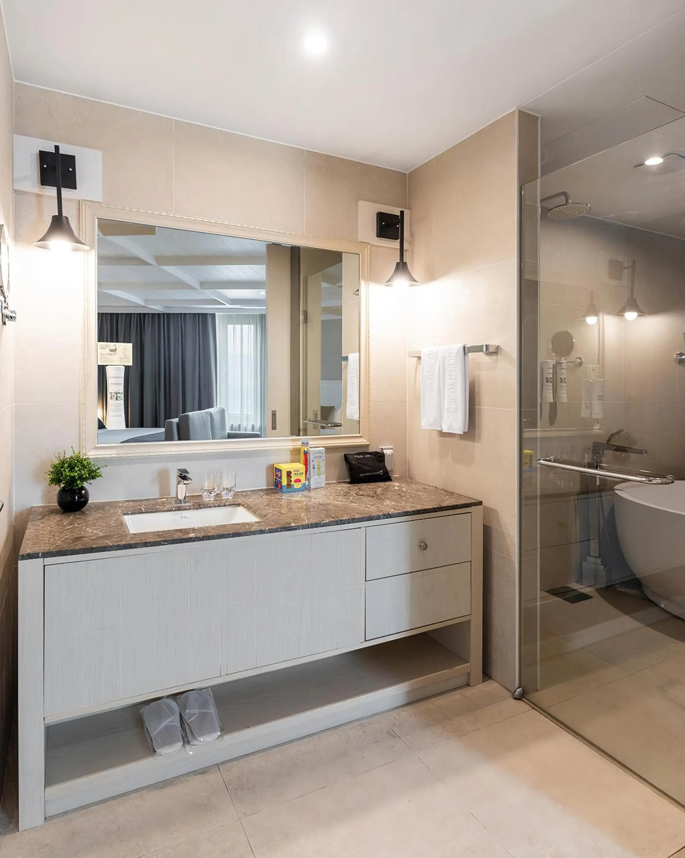 Golden Tulip Ever Yongin Hotel