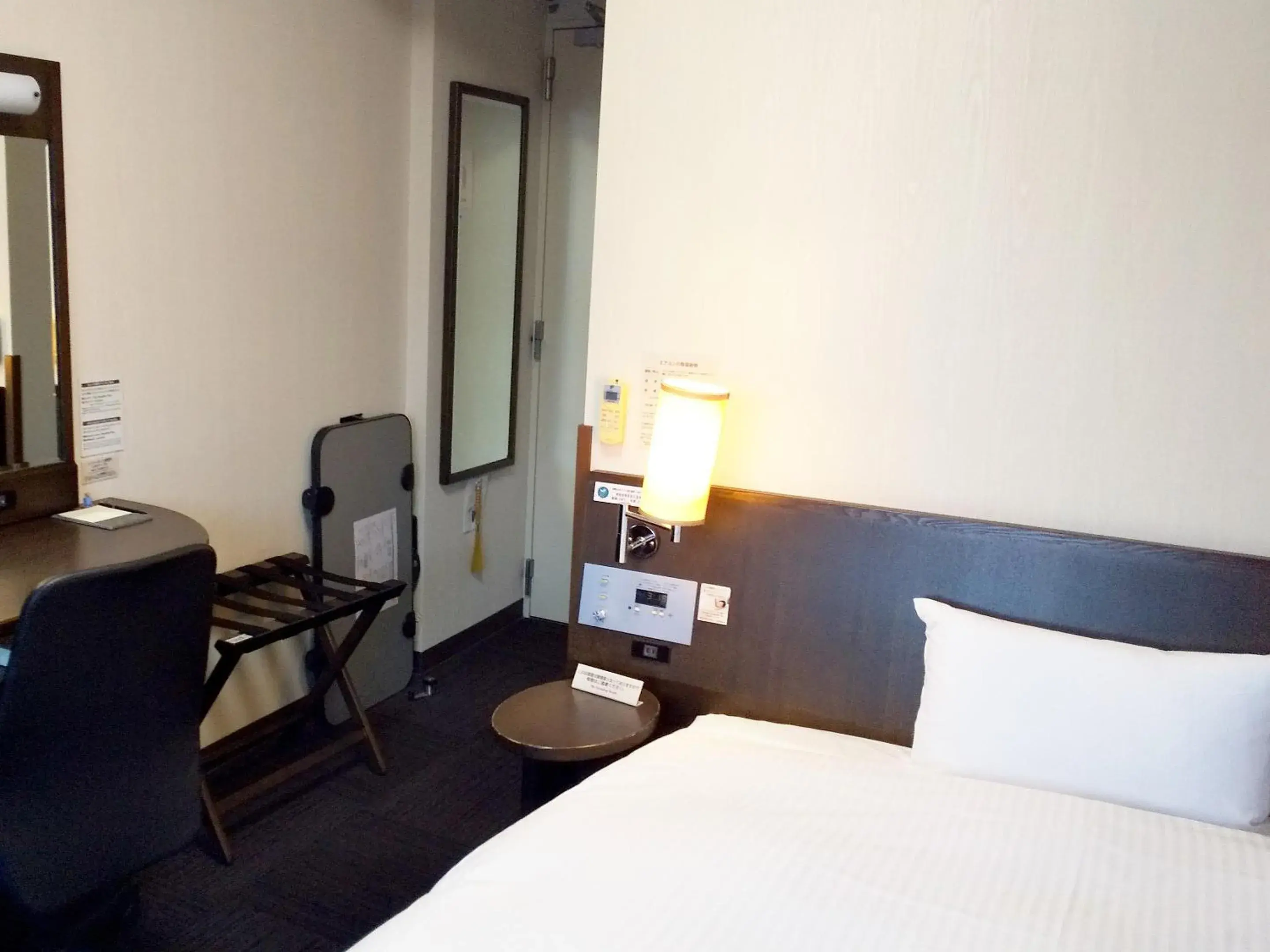 Comfort Single Room - single occupancy - Smoking in Hotel Route-Inn Tsuruga Ekimae Comfort Single Room - single occupancy - Smoking in Hotel Route-Inn Tsuruga Ekimae
