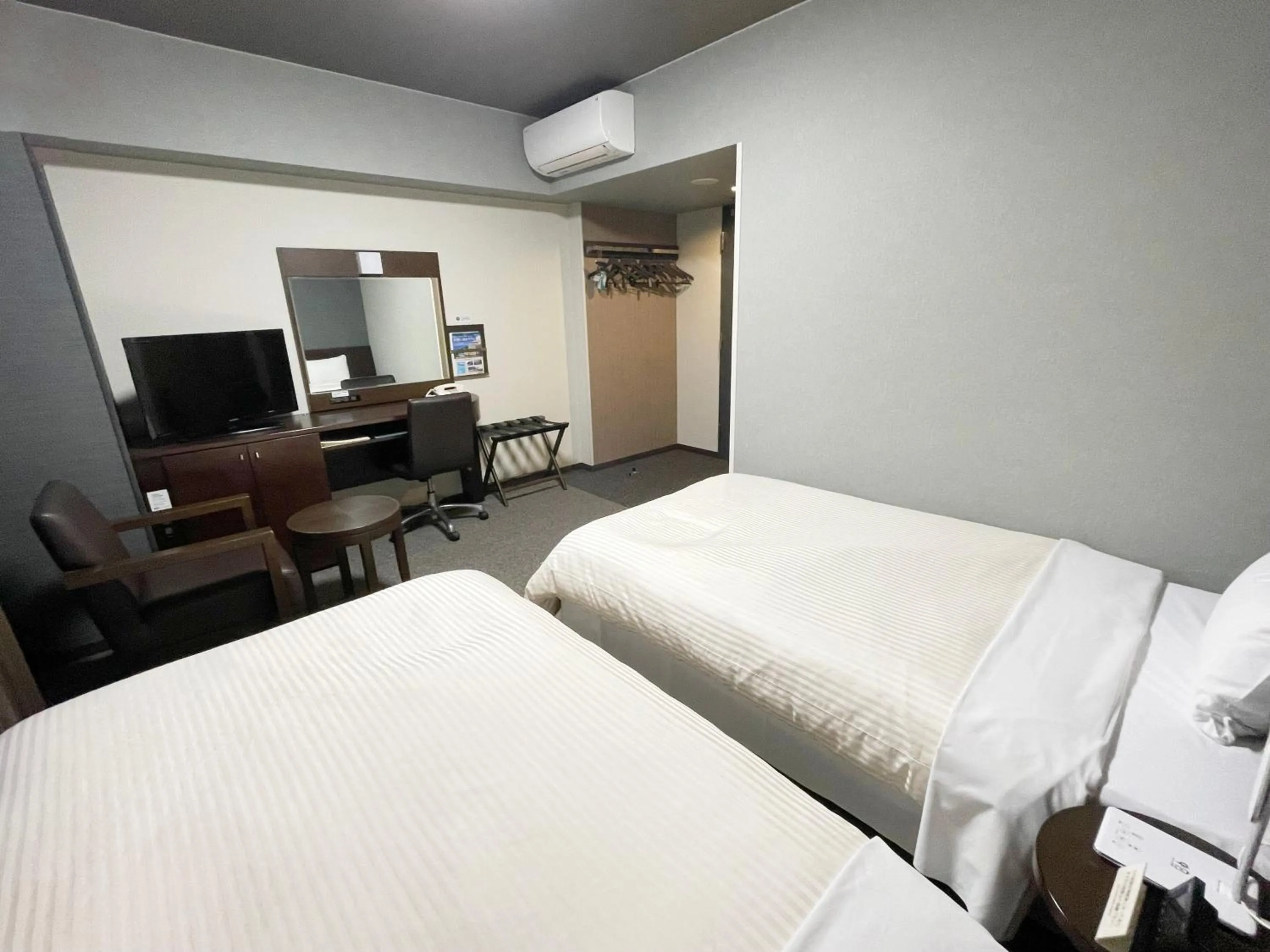 Photo of the whole room, Bed in Hotel Route-Inn Dai-ni Ashikaga