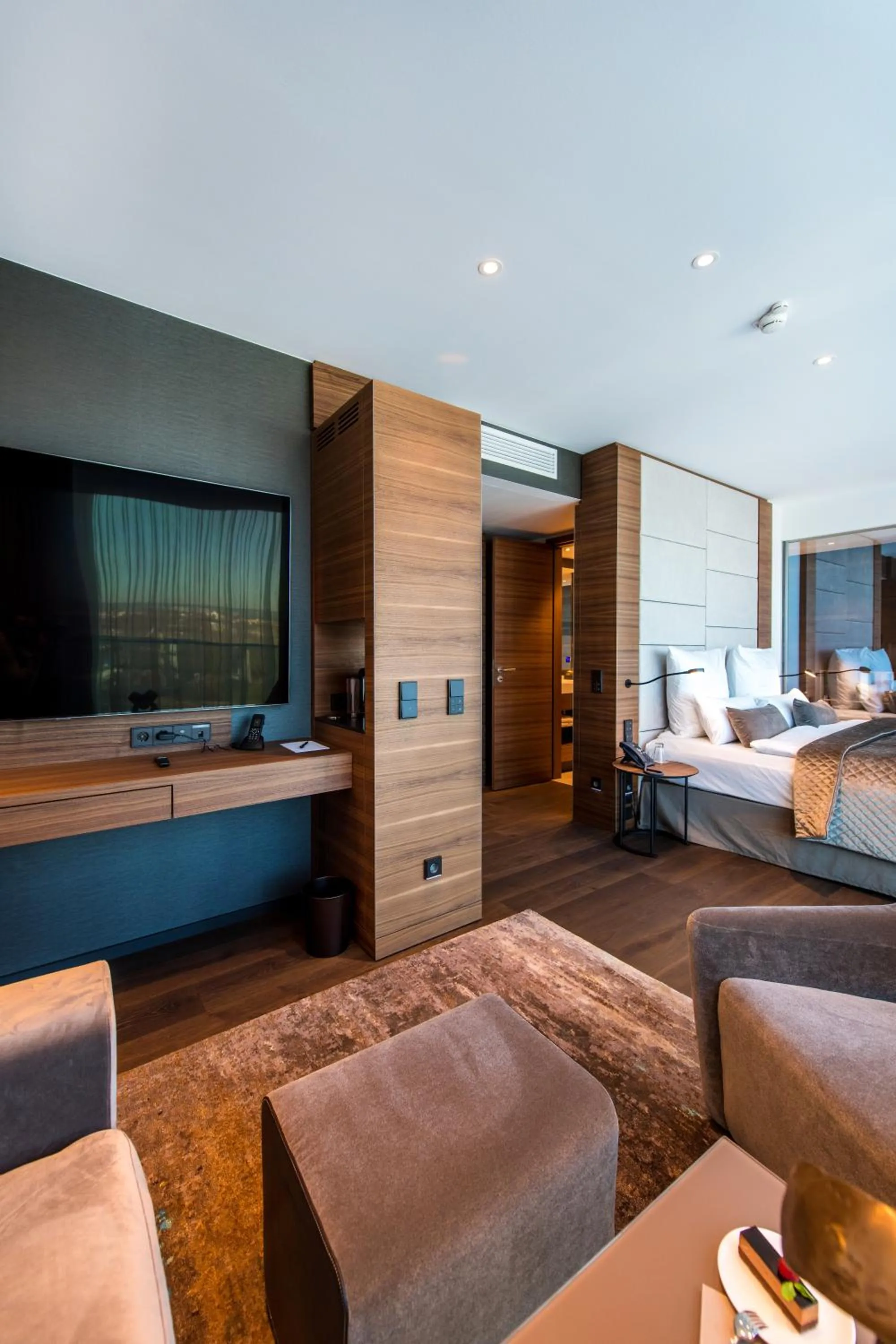 Photo of the whole room, Bed in FÄHRHAUS Koblenz