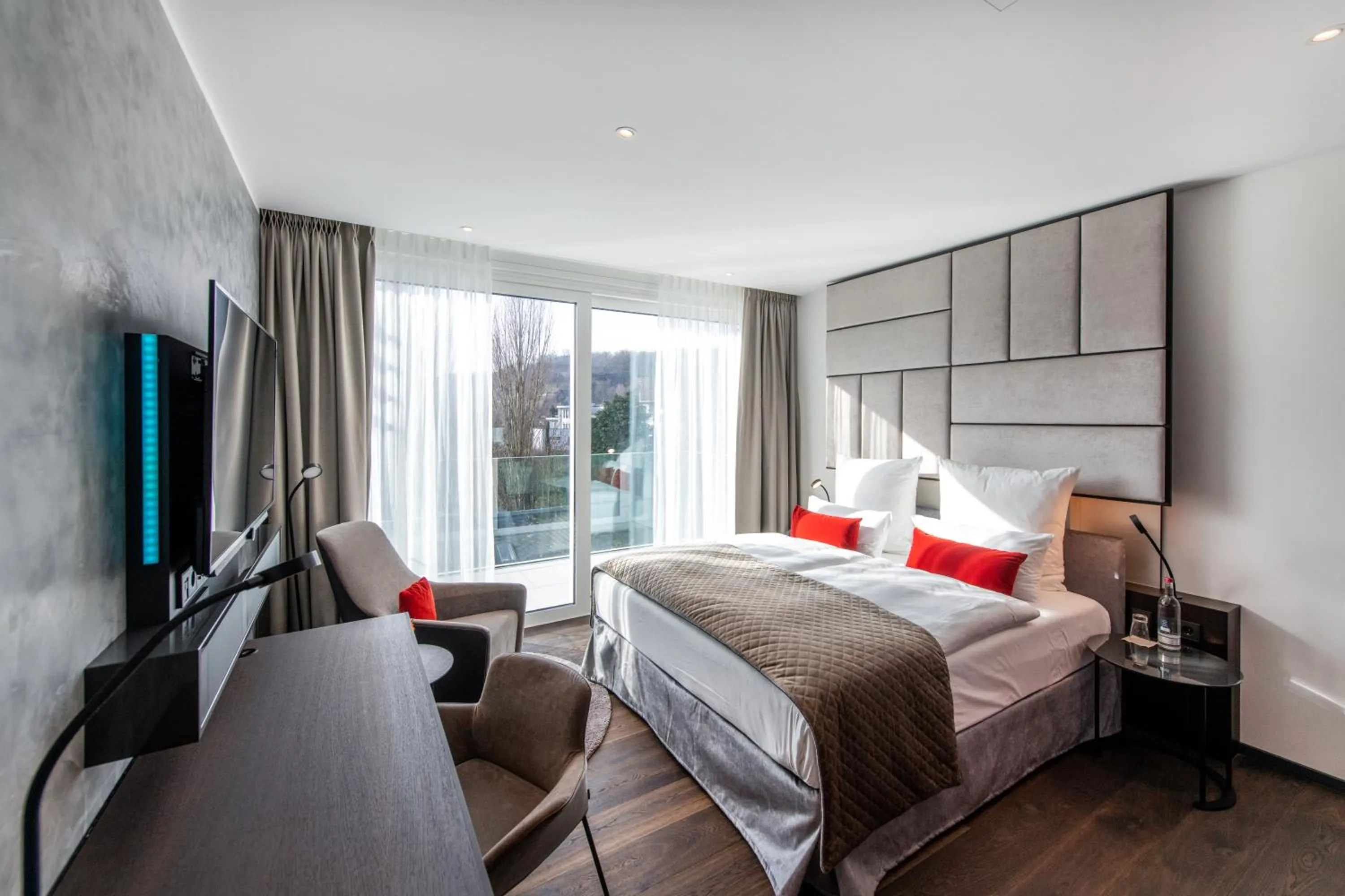 Photo of the whole room, Bed in FÄHRHAUS Koblenz