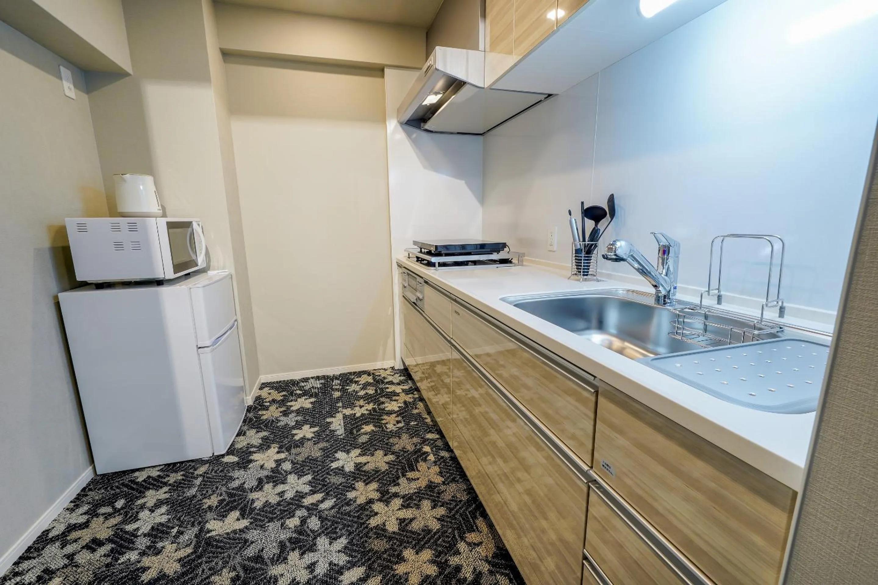 Kitchen or kitchenette in RESI STAY THE KYOTO