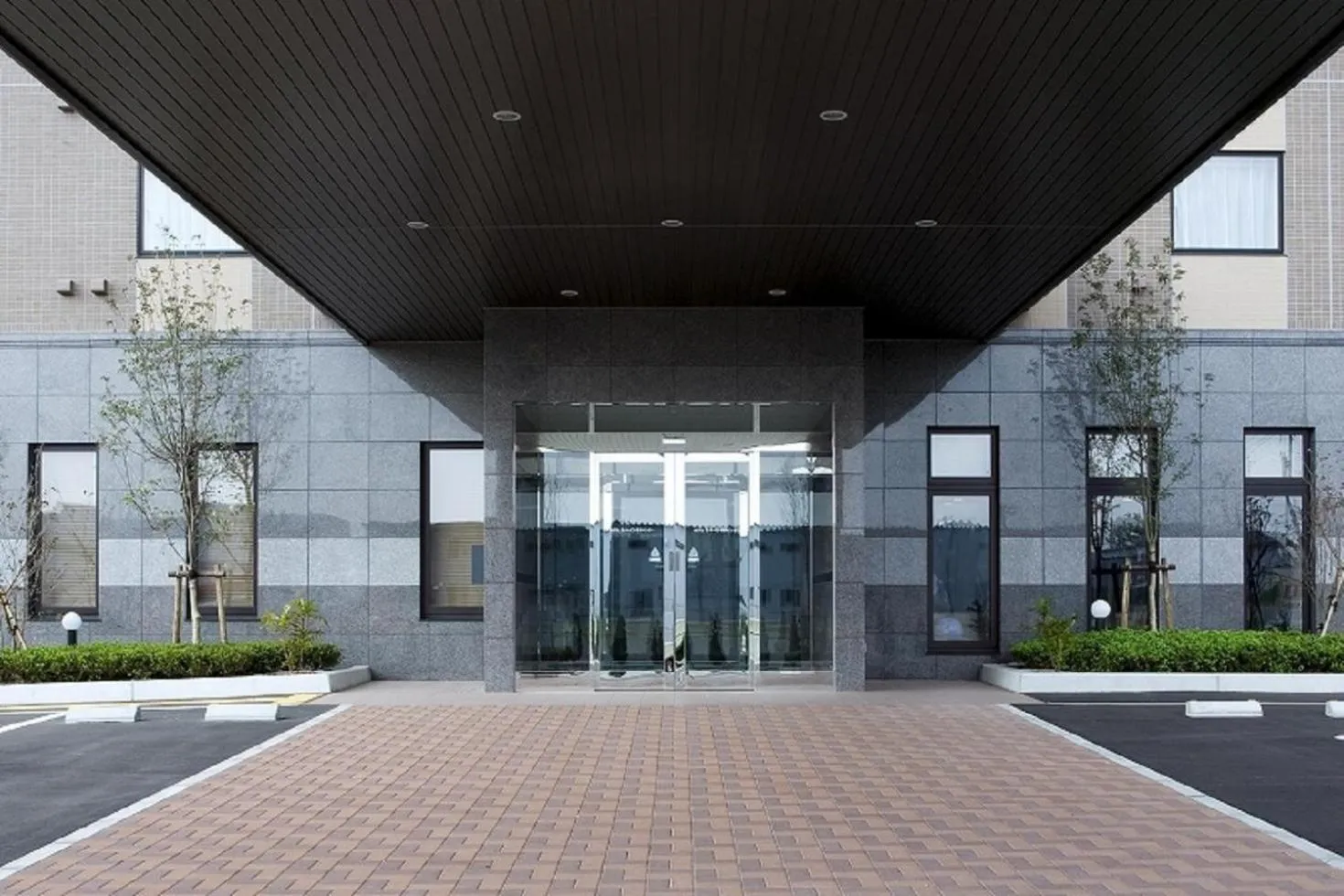 Facade/entrance in Hotel Route-Inn Mikawa Inter