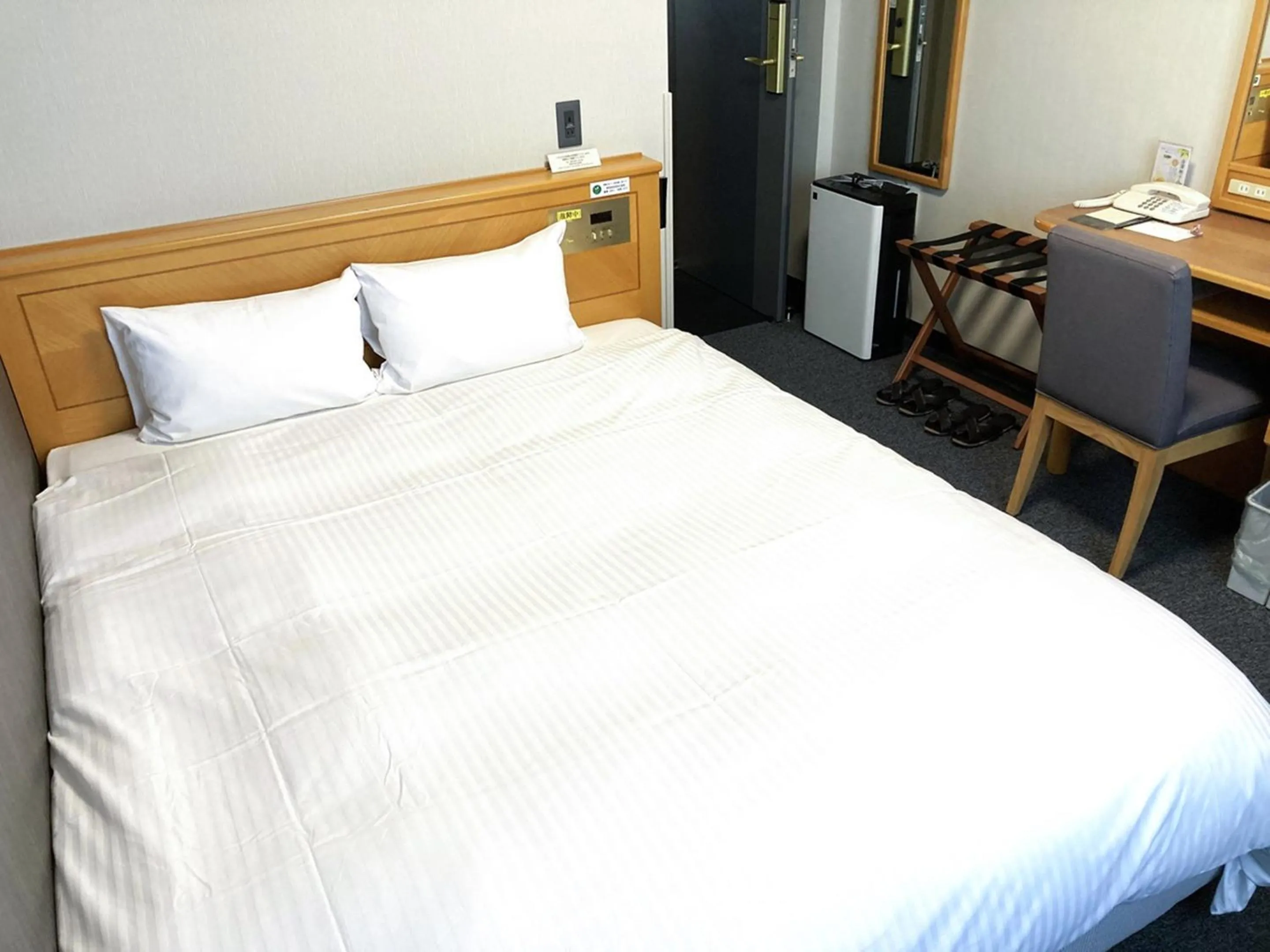 Photo of the whole room, Bed in Hotel Route-Inn Mikawa Inter