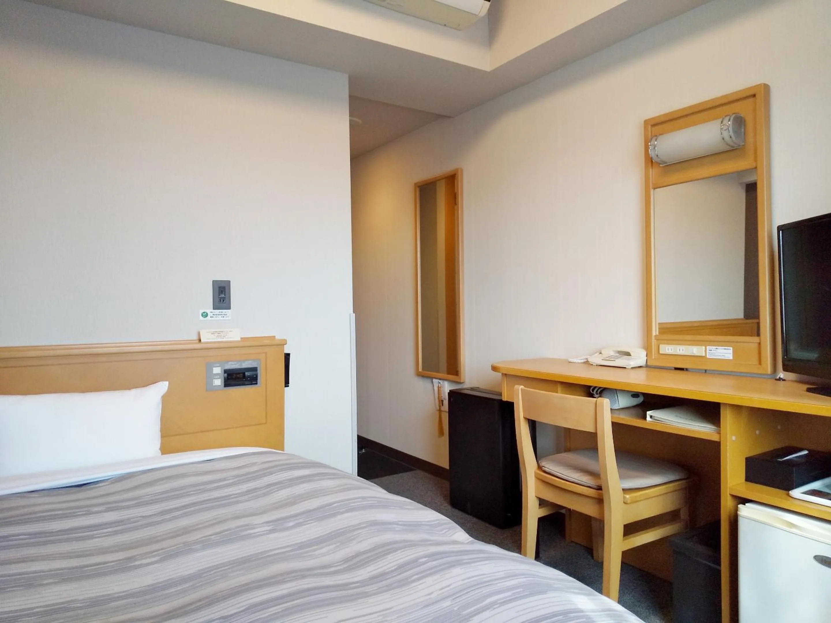 Photo of the whole room, Bed in Hotel Route-Inn Sanofujioka Inter