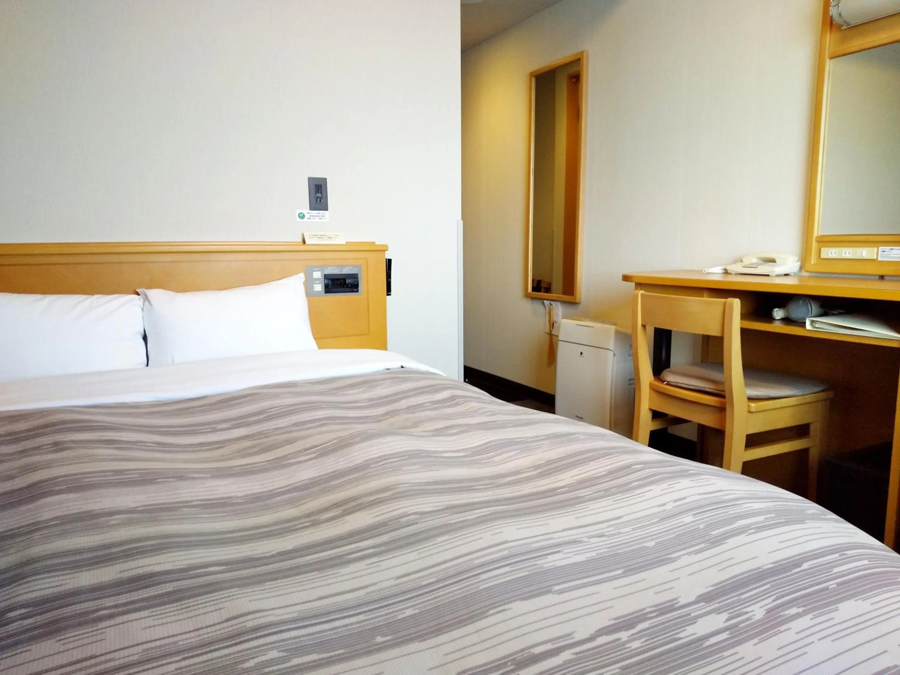 Photo of the whole room, Bed in Hotel Route-Inn Sanofujioka Inter