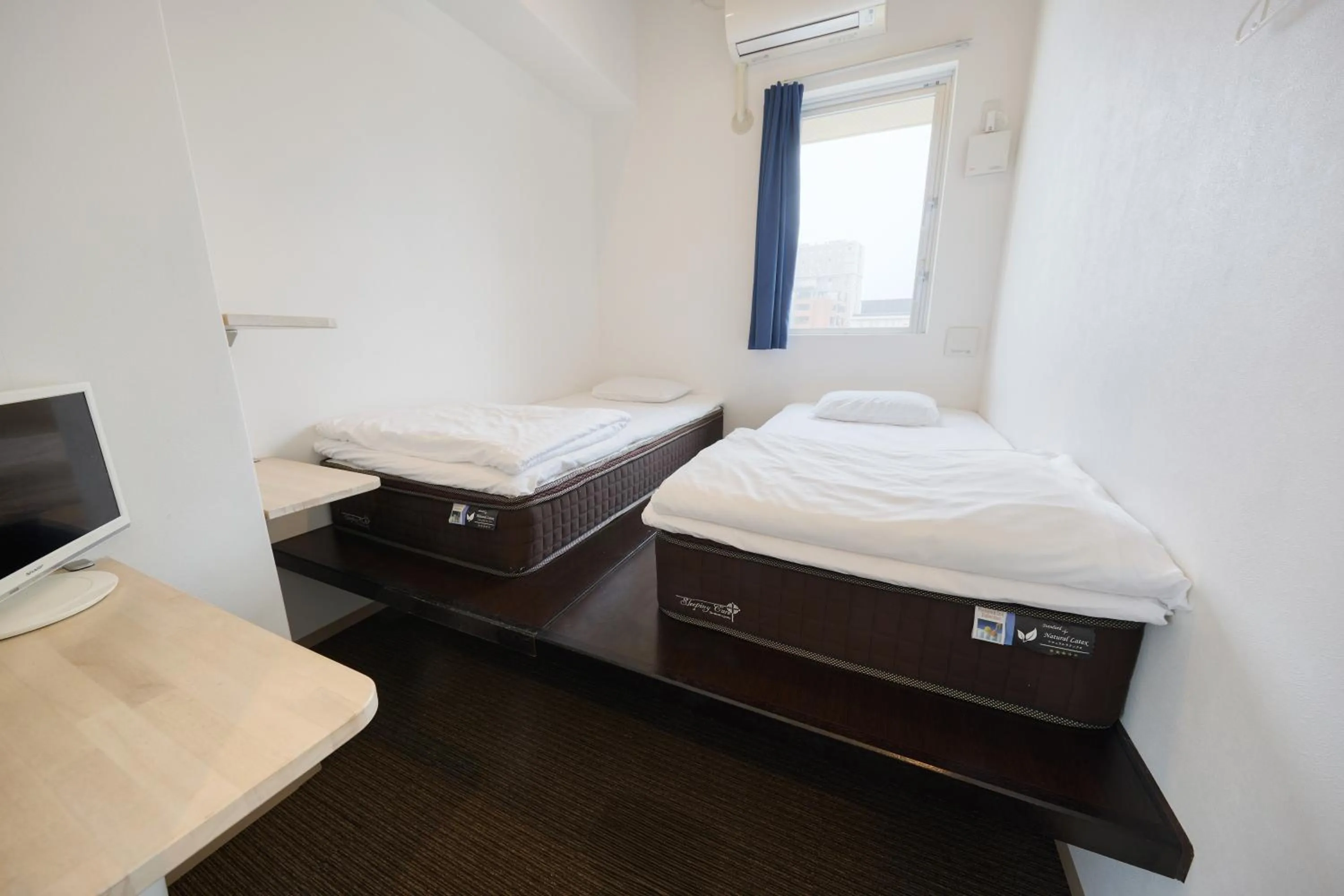 Twin Room with Shared Shower and Toilet in Chura Cabin Kokusai-Dori