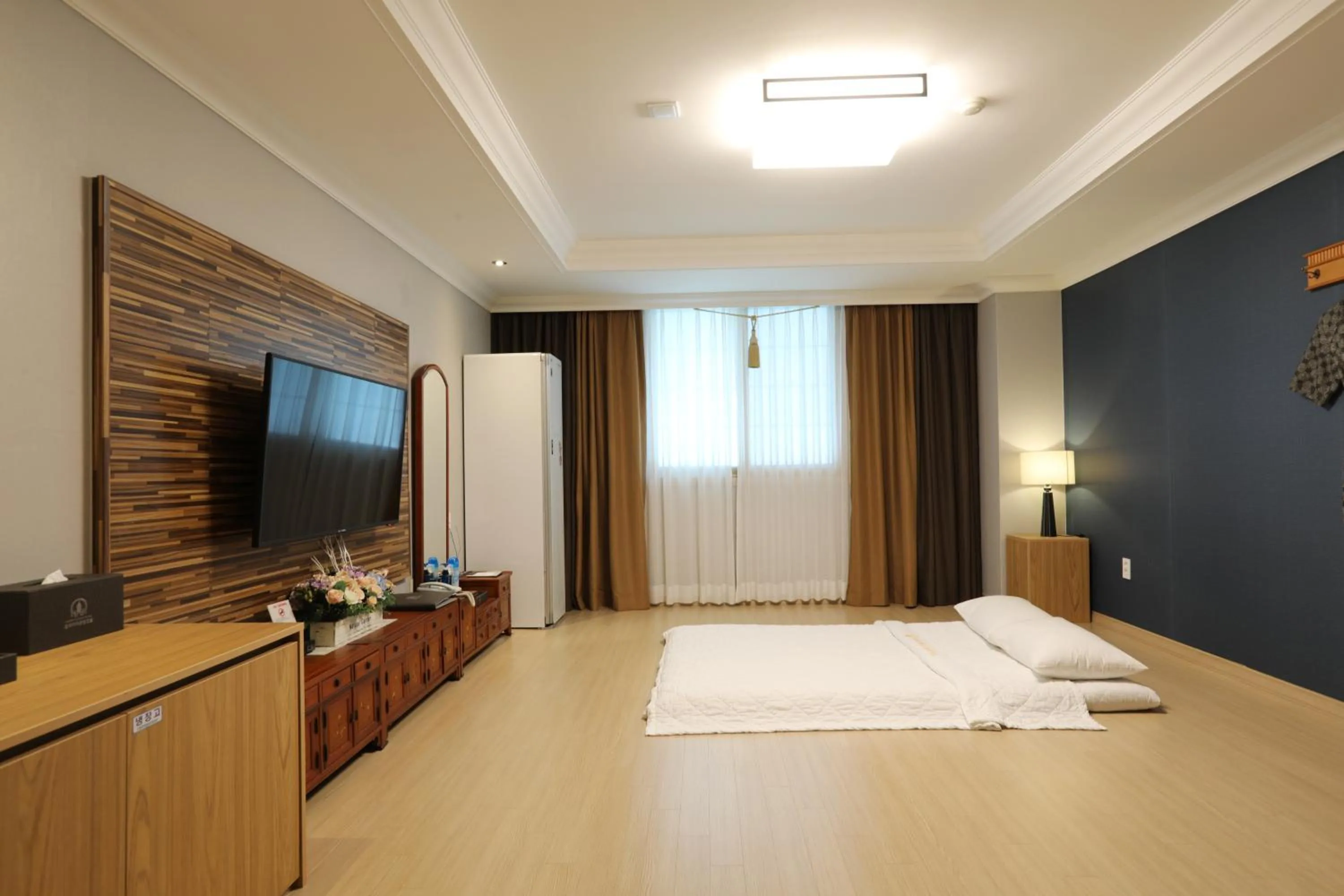 Bed in Gwangju Empire Hotel