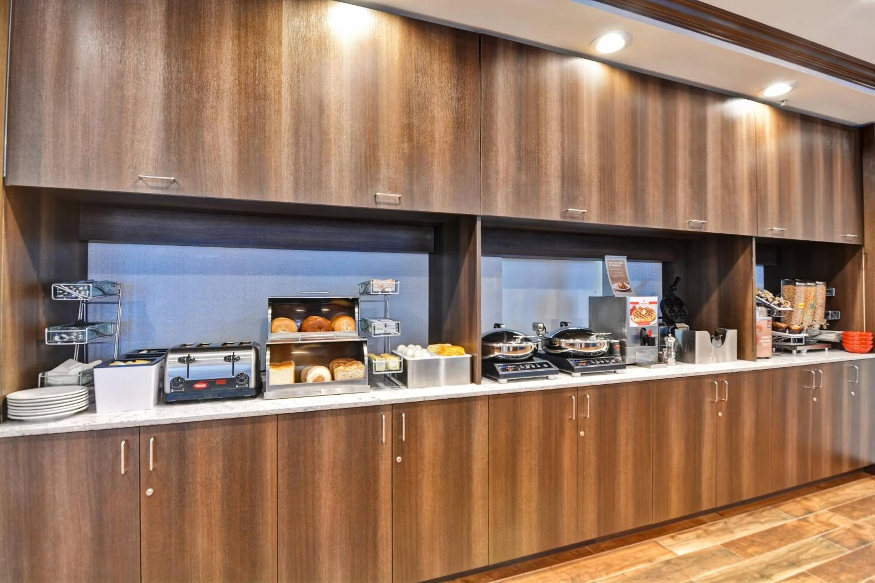 Breakfast in TownePlace Suites by Marriott Bridgewater Branchburg