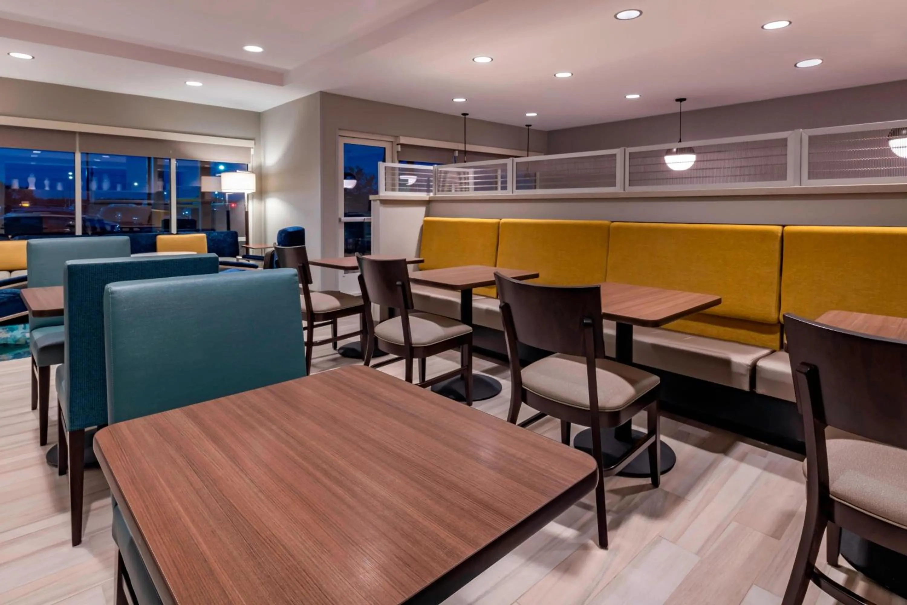 Restaurant/places to eat in TownePlace Suites by Marriott Leavenworth