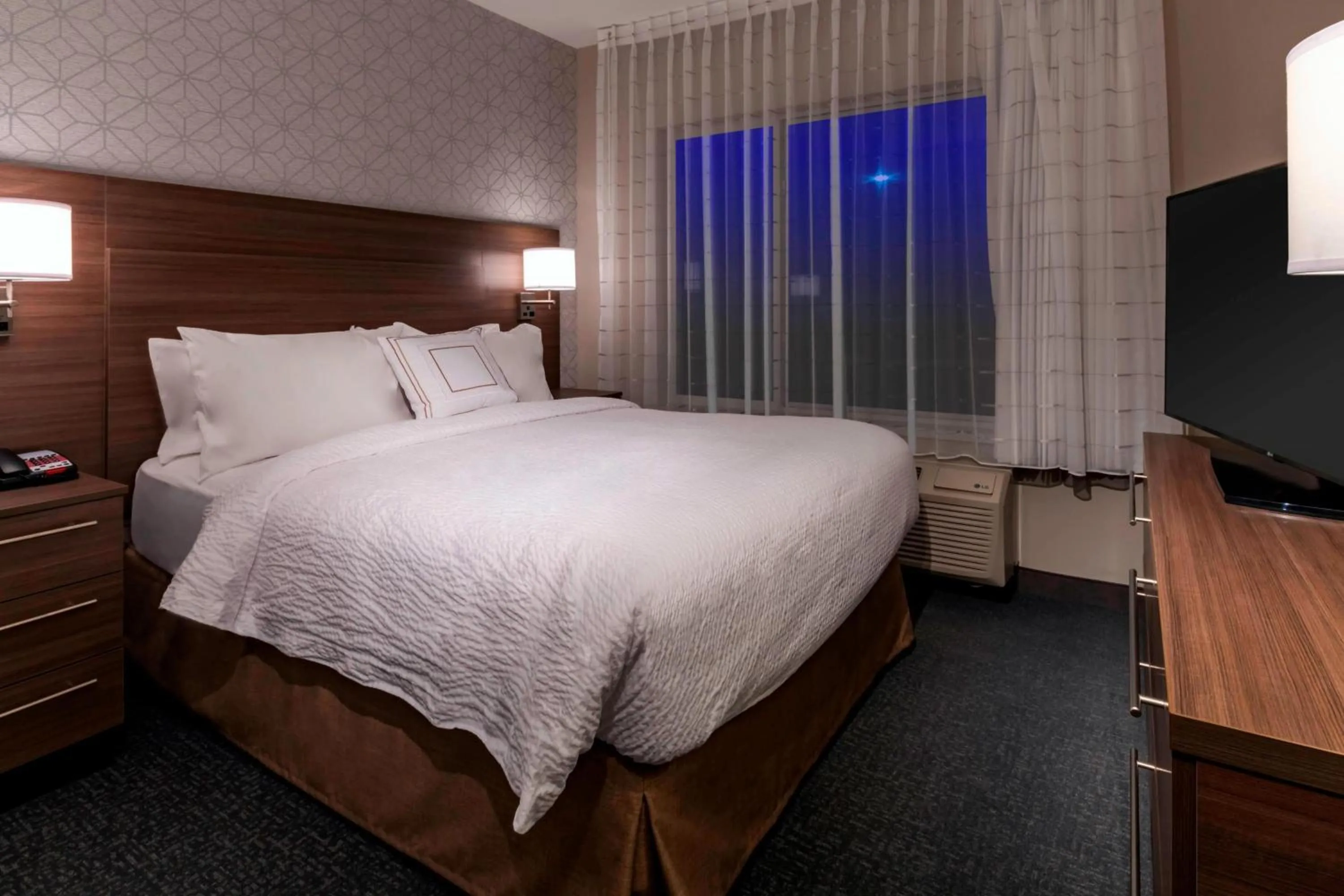 Bedroom, Bed in TownePlace Suites by Marriott Leavenworth