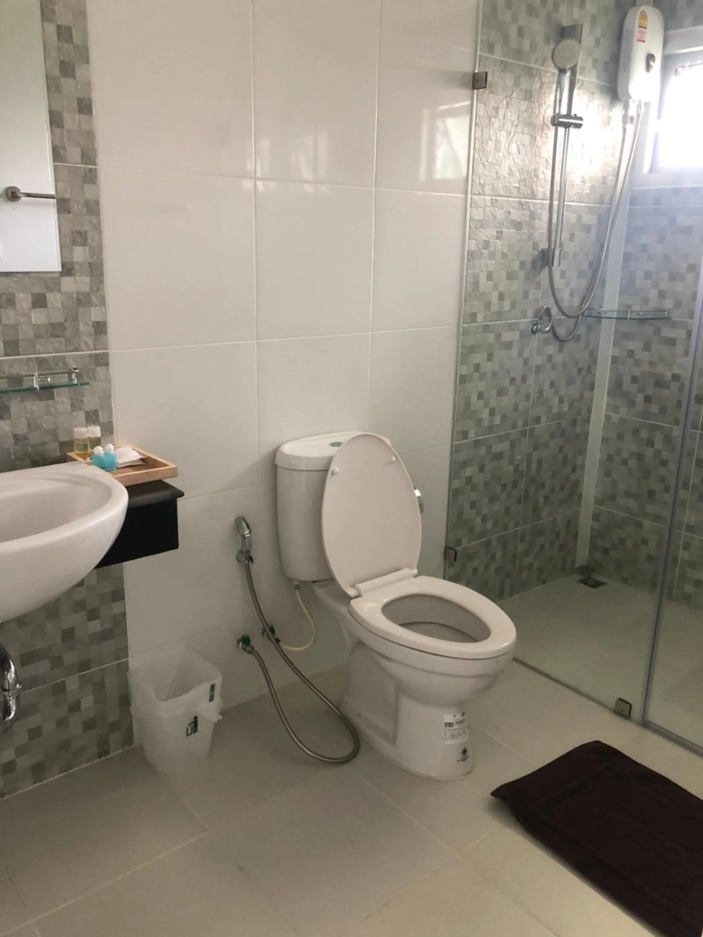 Shower in The Lux Ladprao 10