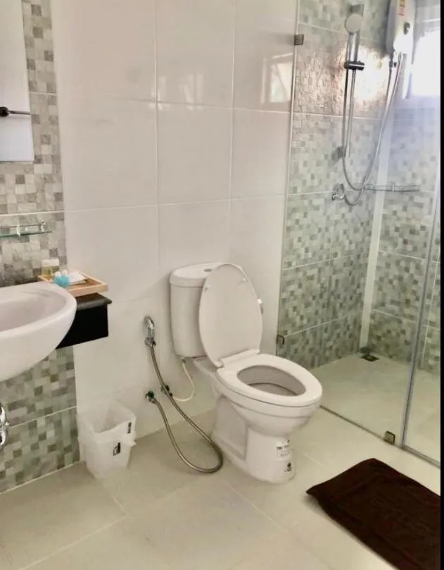 Shower in The Lux Ladprao 10