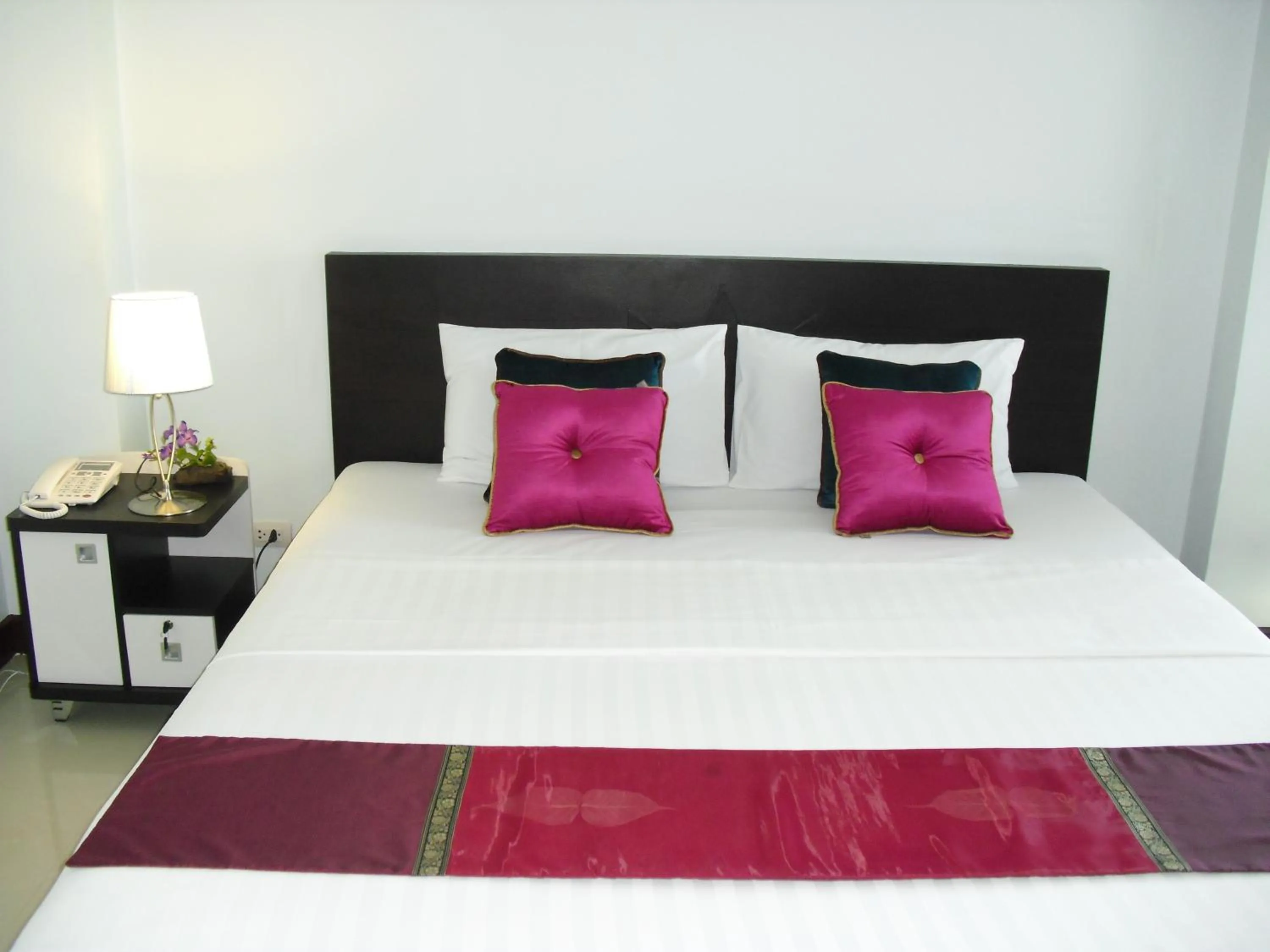 Bed in Raya Rawai Place