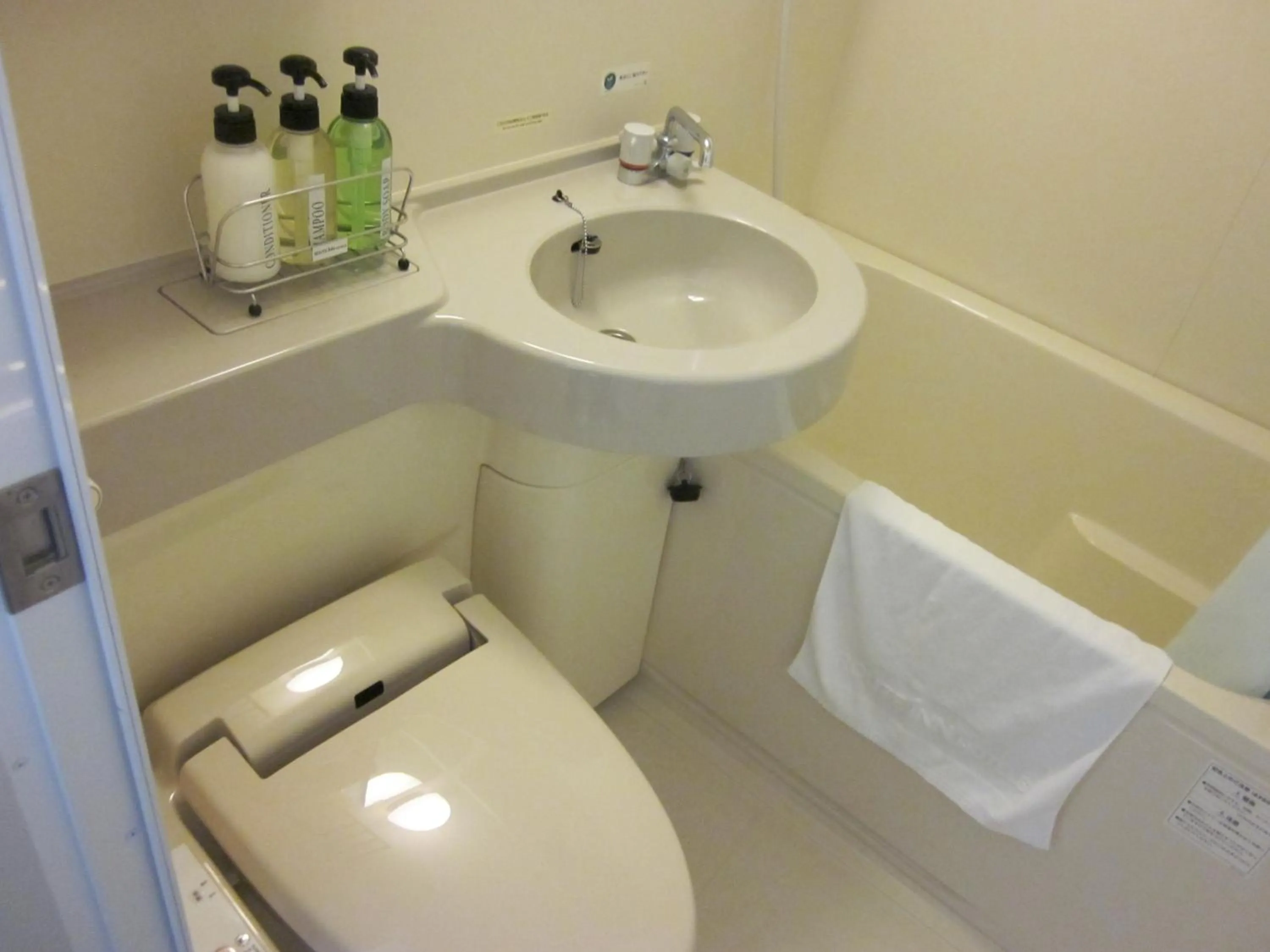 Bathroom in Hotel Route-Inn Hamamatsu Nishi Inter