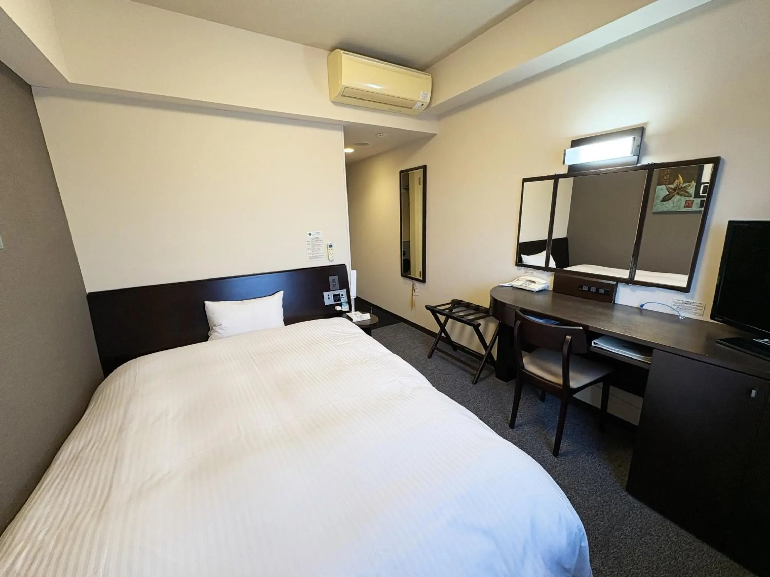 Superior Single Room - single occupancy - Non-Smoking in Hotel Route-Inn Iwaki Ekimae Superior Single Room - single occupancy - Non-Smoking in Hotel Route-Inn Iwaki Ekimae