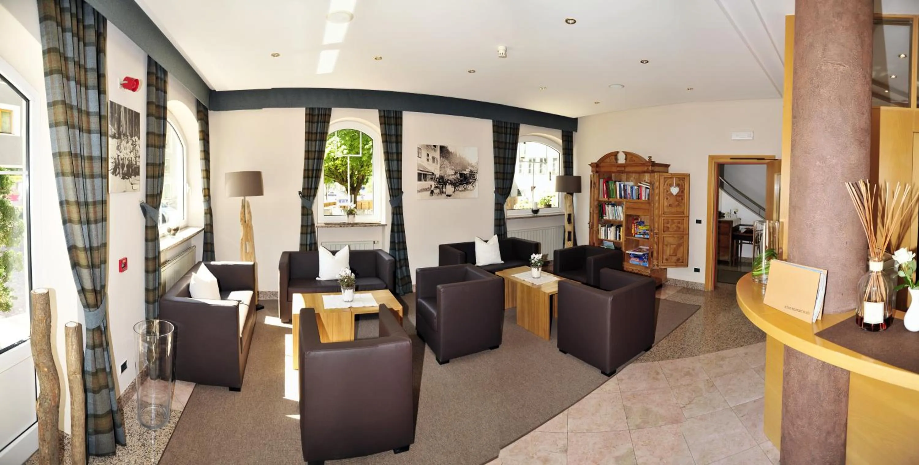 Lobby or reception in Apparthotel Central