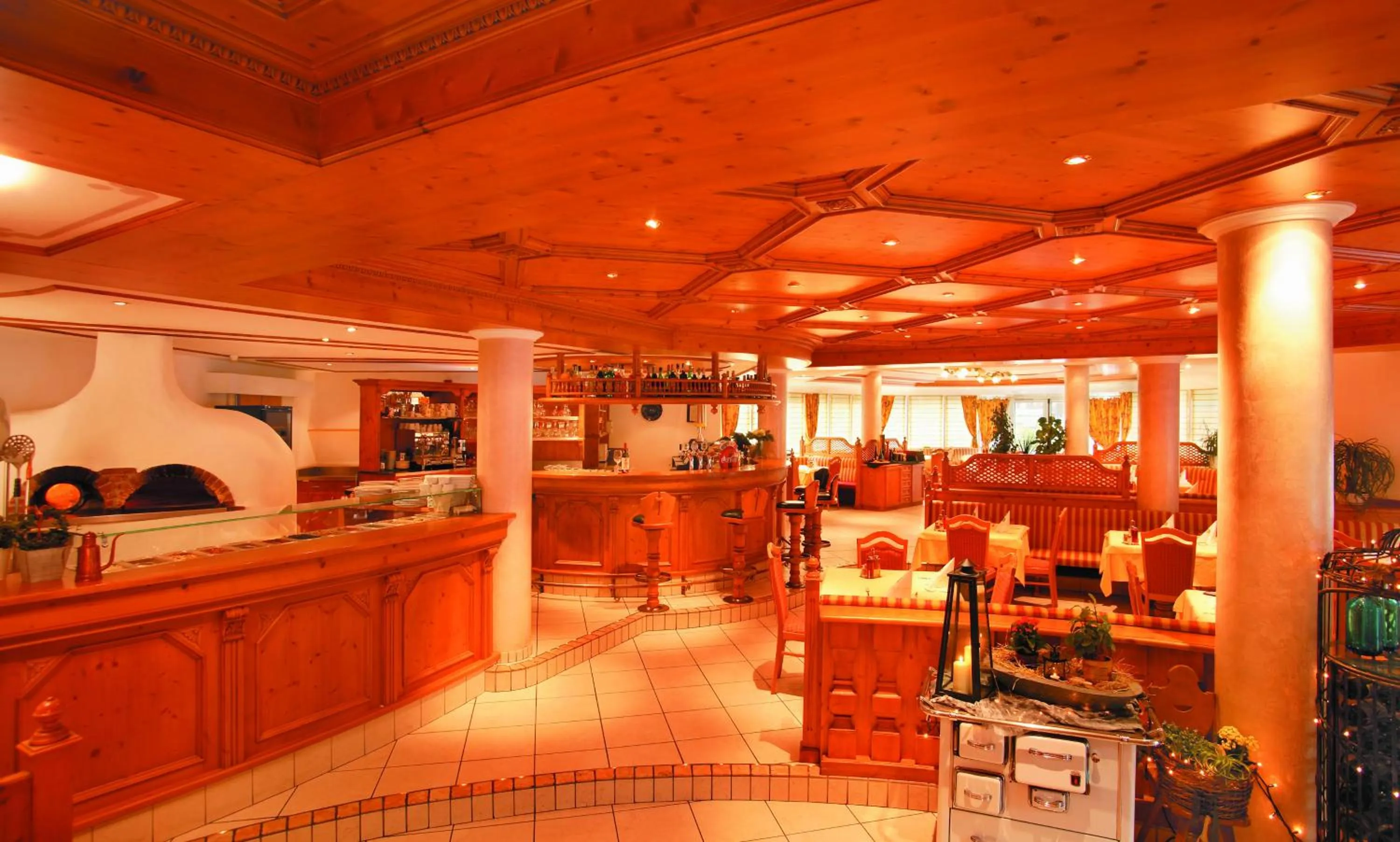 Restaurant/places to eat in Apparthotel Central