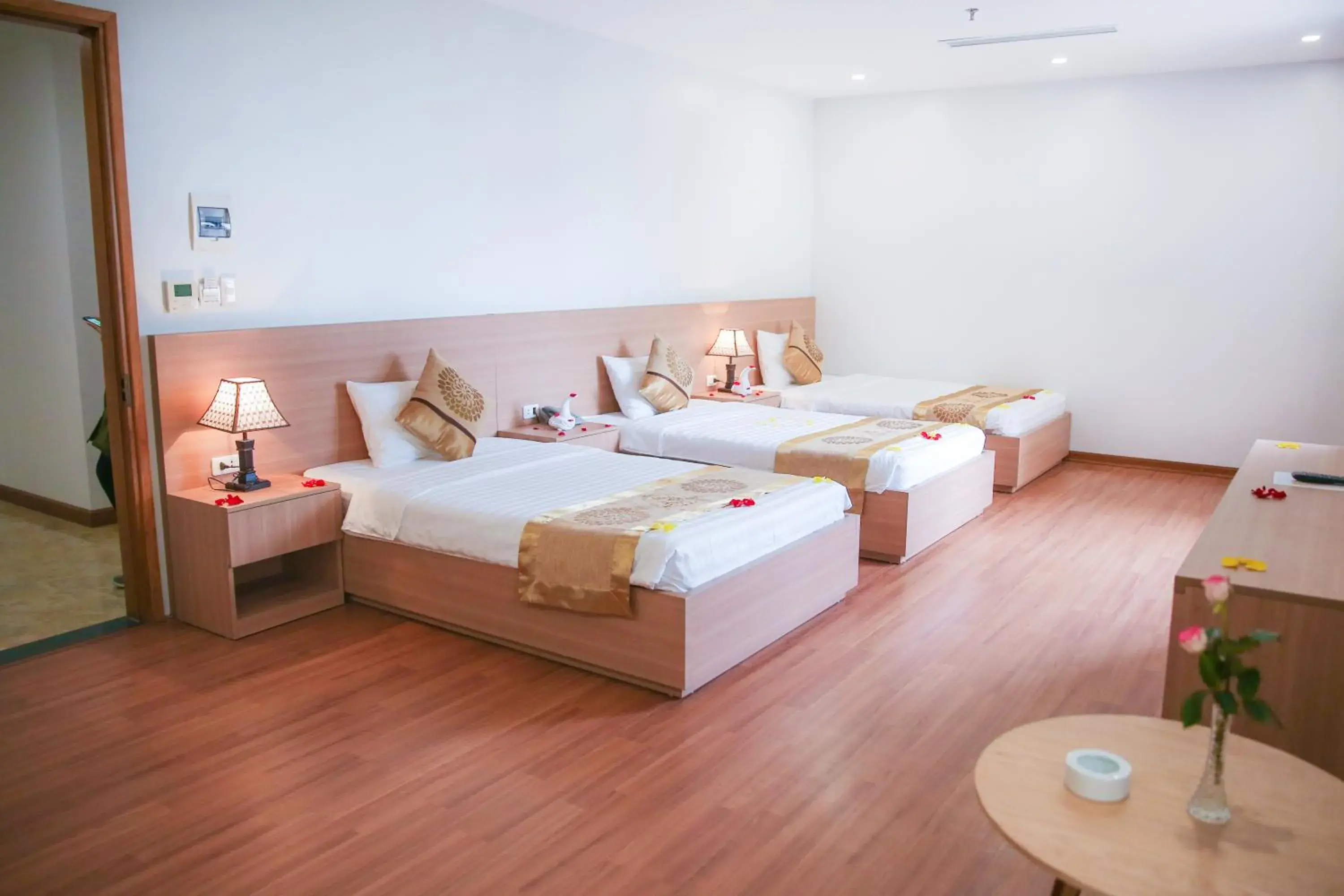 Standard Triple Room in Long Anh Hotel Standard Triple Room in Long Anh Hotel