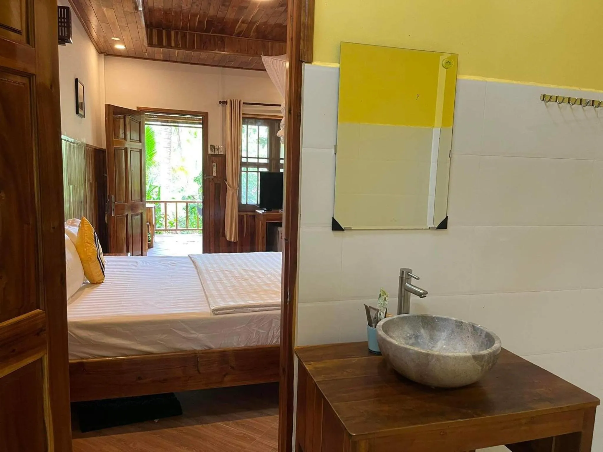 Bed in Phu Quoc Pomelo Garden